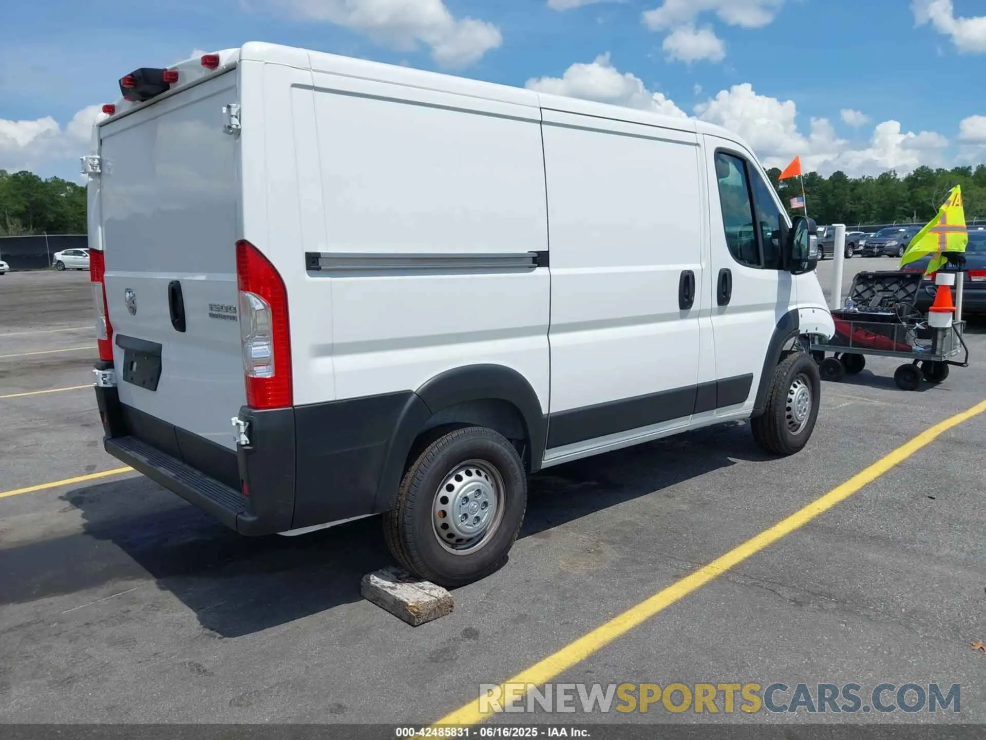 4 fotografías del automóvil dañado 3C6LRVNG9SE530457 RAM PROMASTER 1500 2025