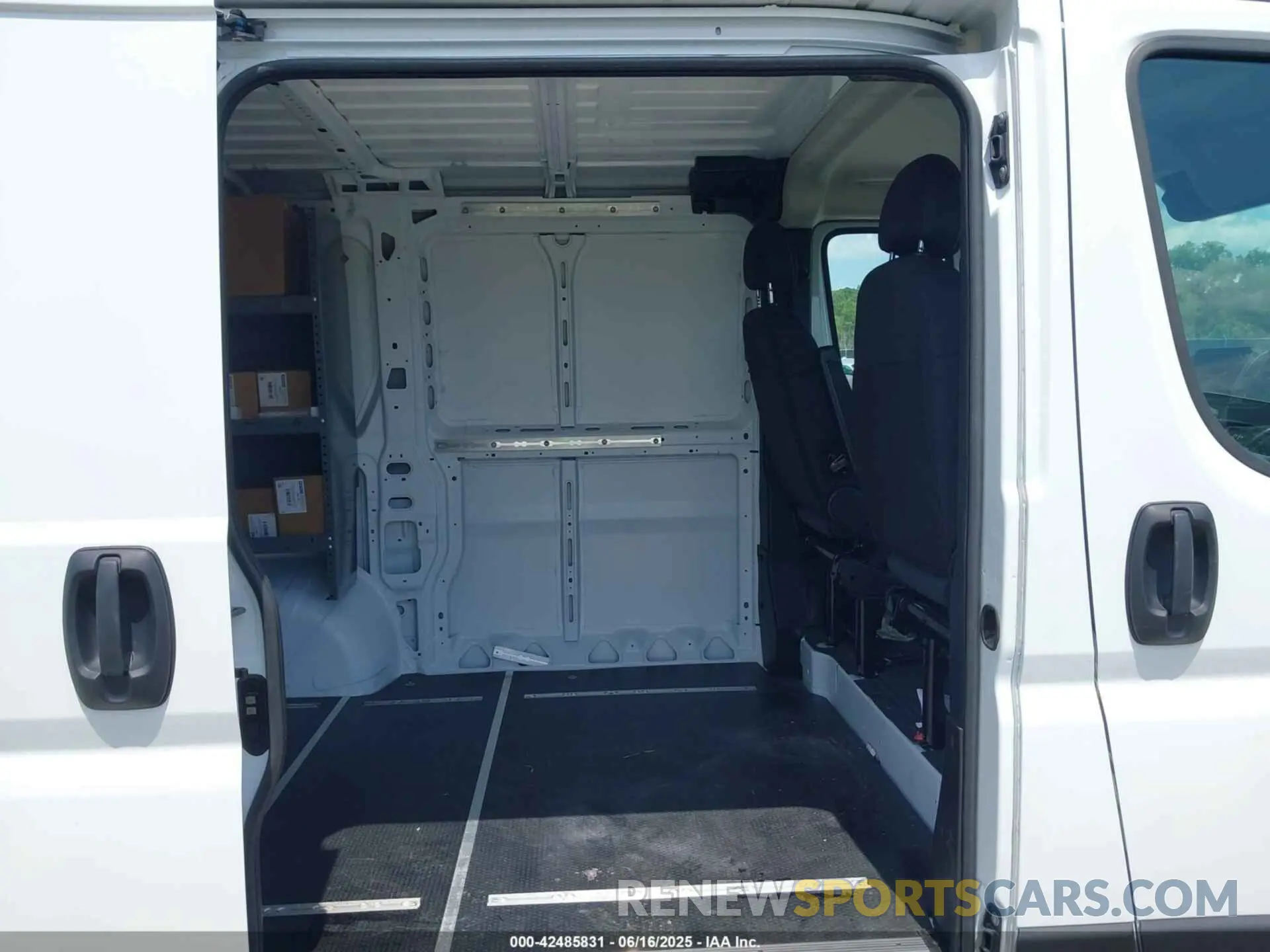 8 fotografías del automóvil dañado 3C6LRVNG9SE530457 RAM PROMASTER 1500 2025