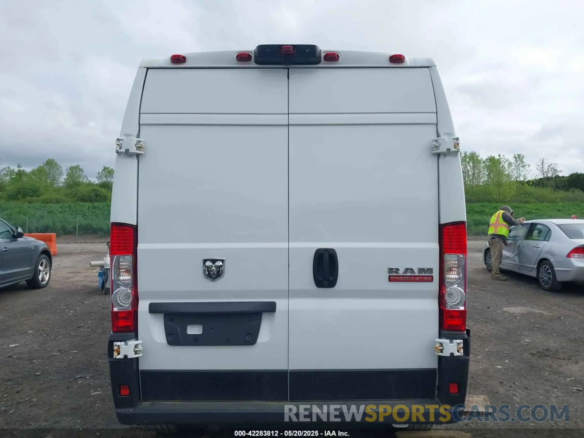 16 fotografías del automóvil dañado 3C6LRVDG4NE105380 RAM PROMASTER 2022
