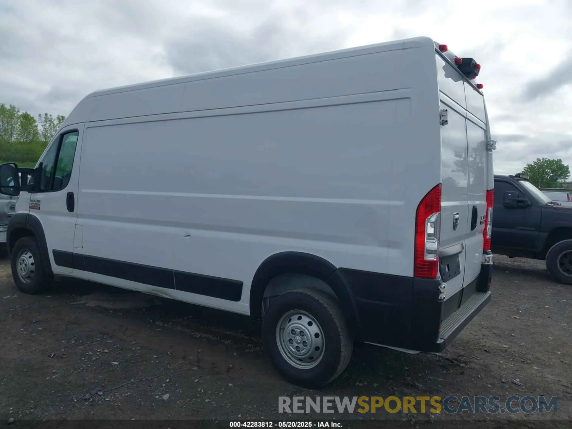 3 fotografías del automóvil dañado 3C6LRVDG4NE105380 RAM PROMASTER 2022