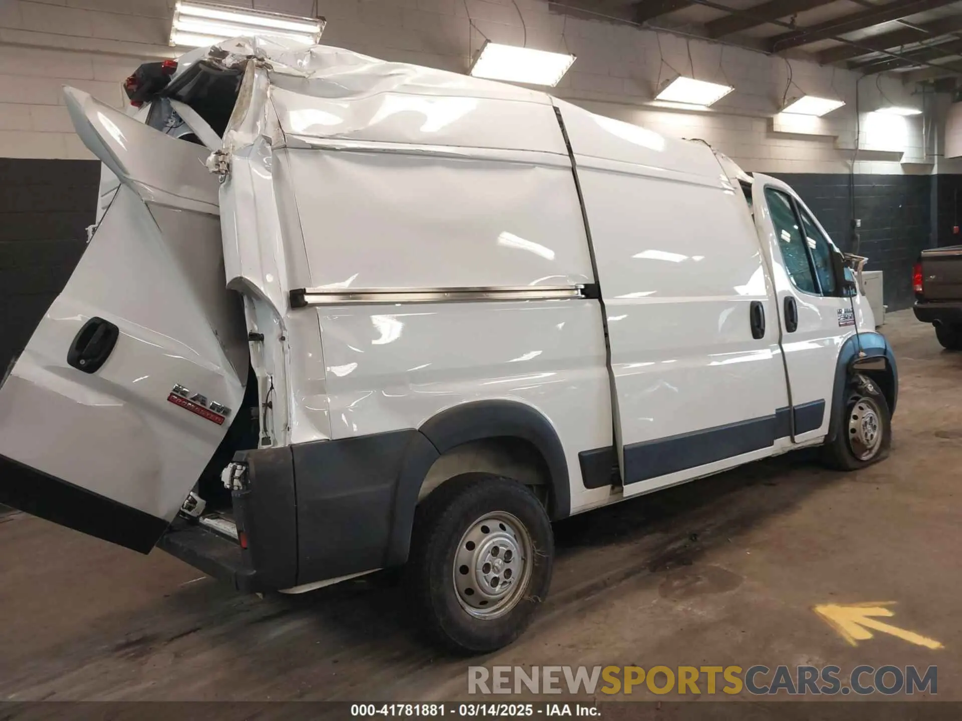 4 fotografías del automóvil dañado 3C6TRVCG0KE525540 RAM PROMASTER 2500 2019