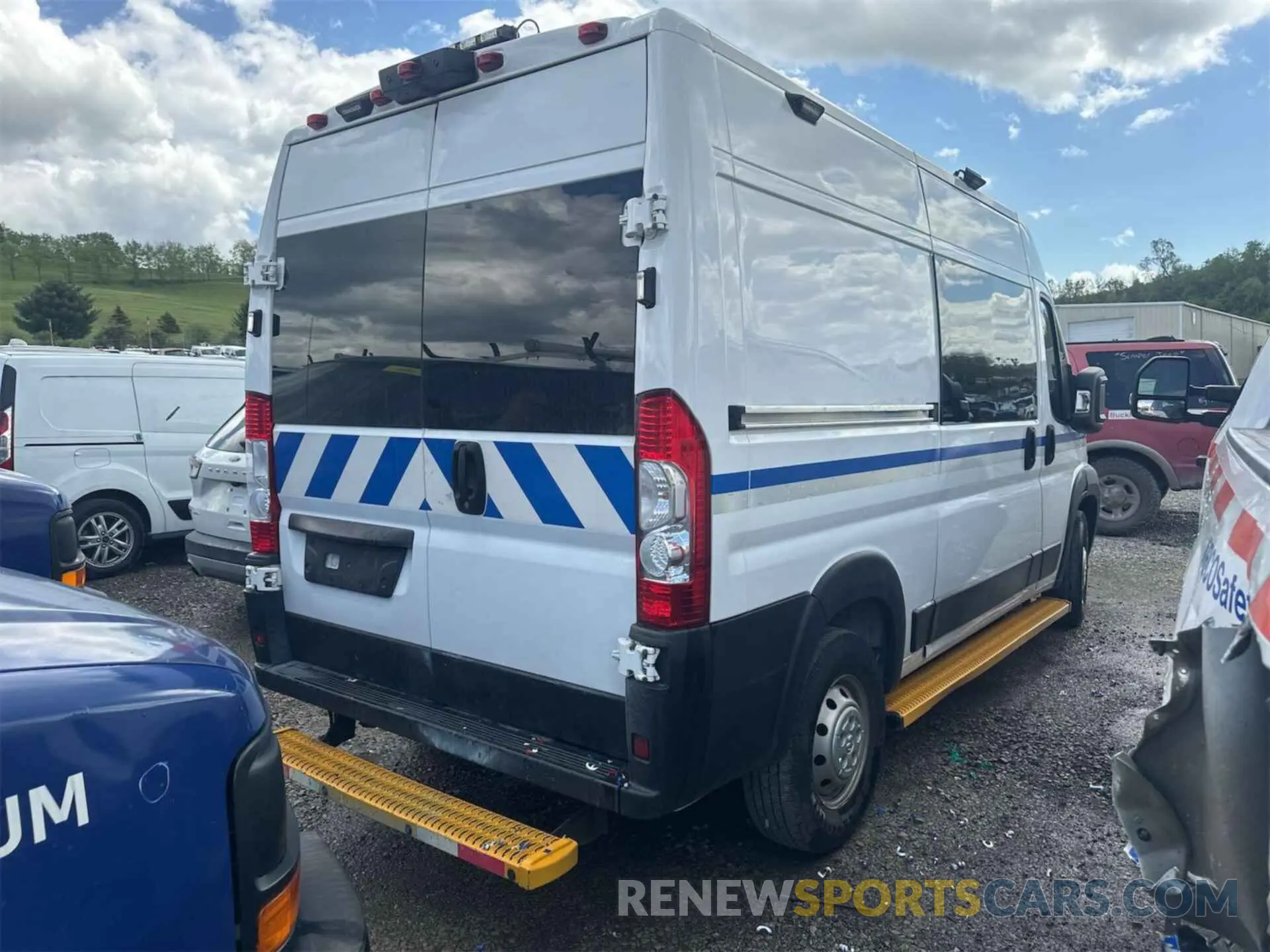 15 fotografías del automóvil dañado 3C6TRVCG0KE561471 RAM PROMASTER 2500 2019
