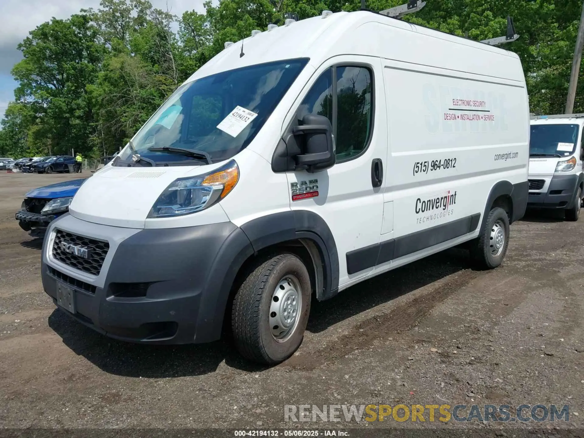 2 fotografías del automóvil dañado 3C6TRVCG0KE563155 RAM PROMASTER 2500 2019