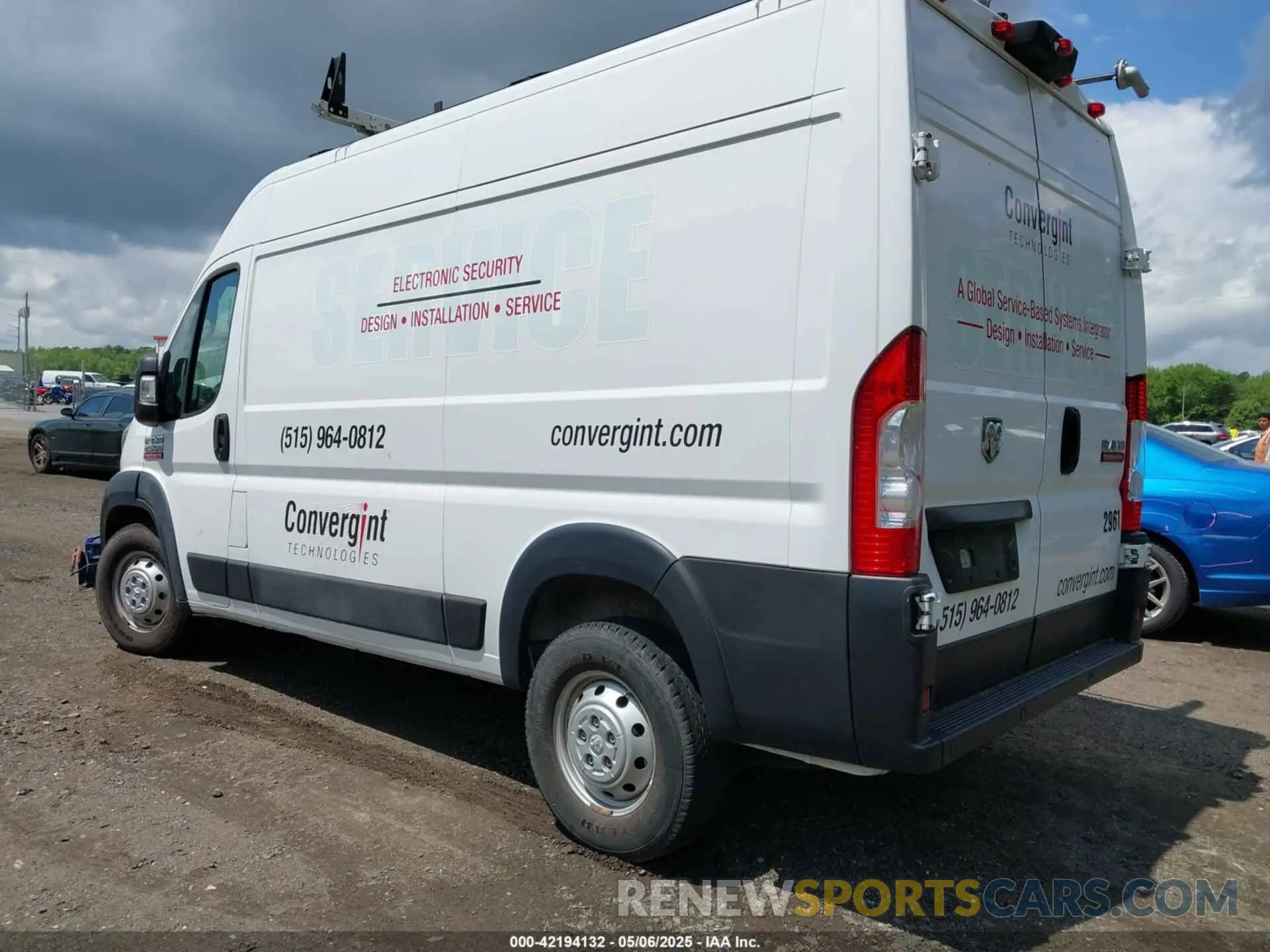 3 fotografías del automóvil dañado 3C6TRVCG0KE563155 RAM PROMASTER 2500 2019