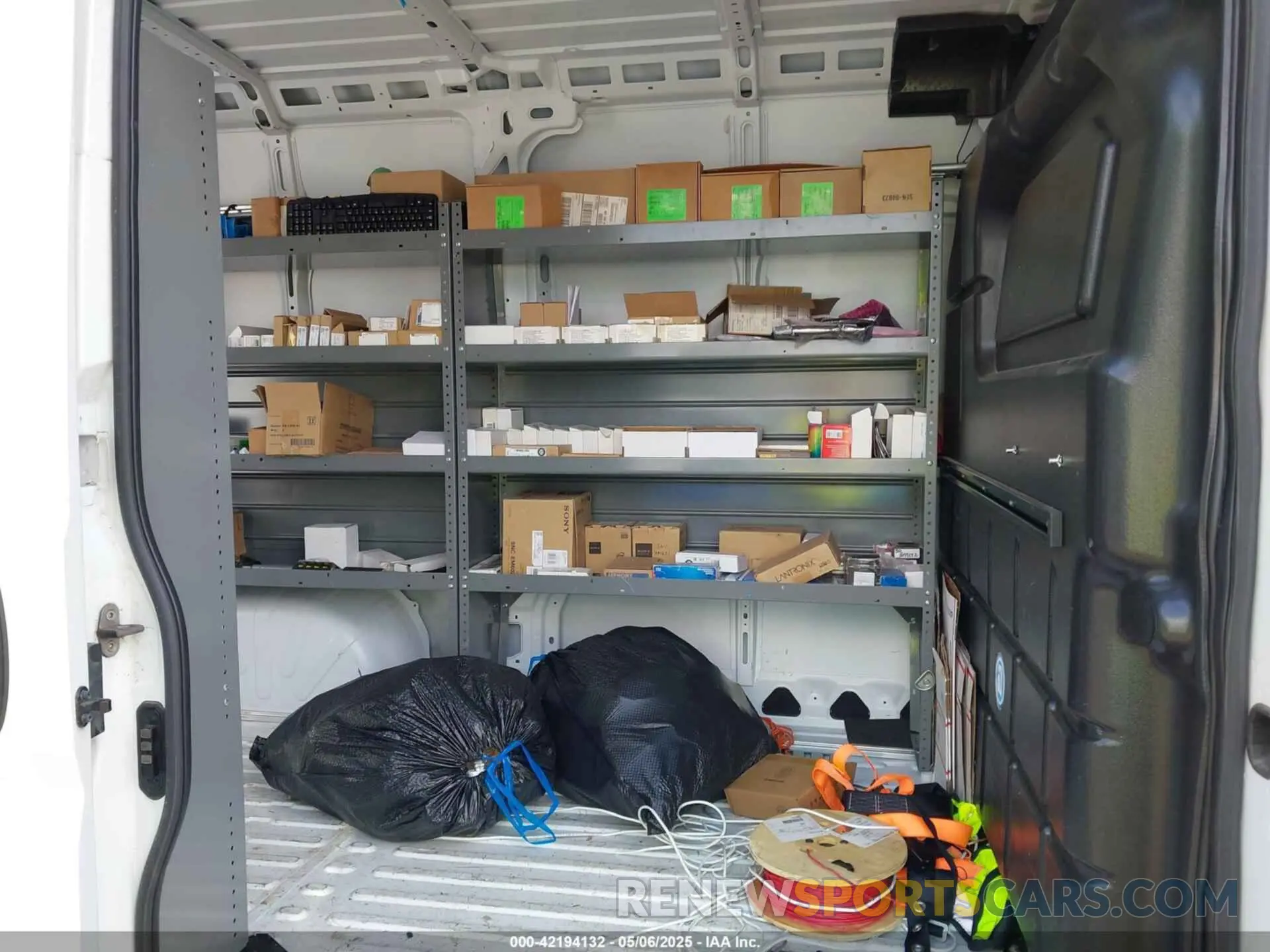 8 fotografías del automóvil dañado 3C6TRVCG0KE563155 RAM PROMASTER 2500 2019