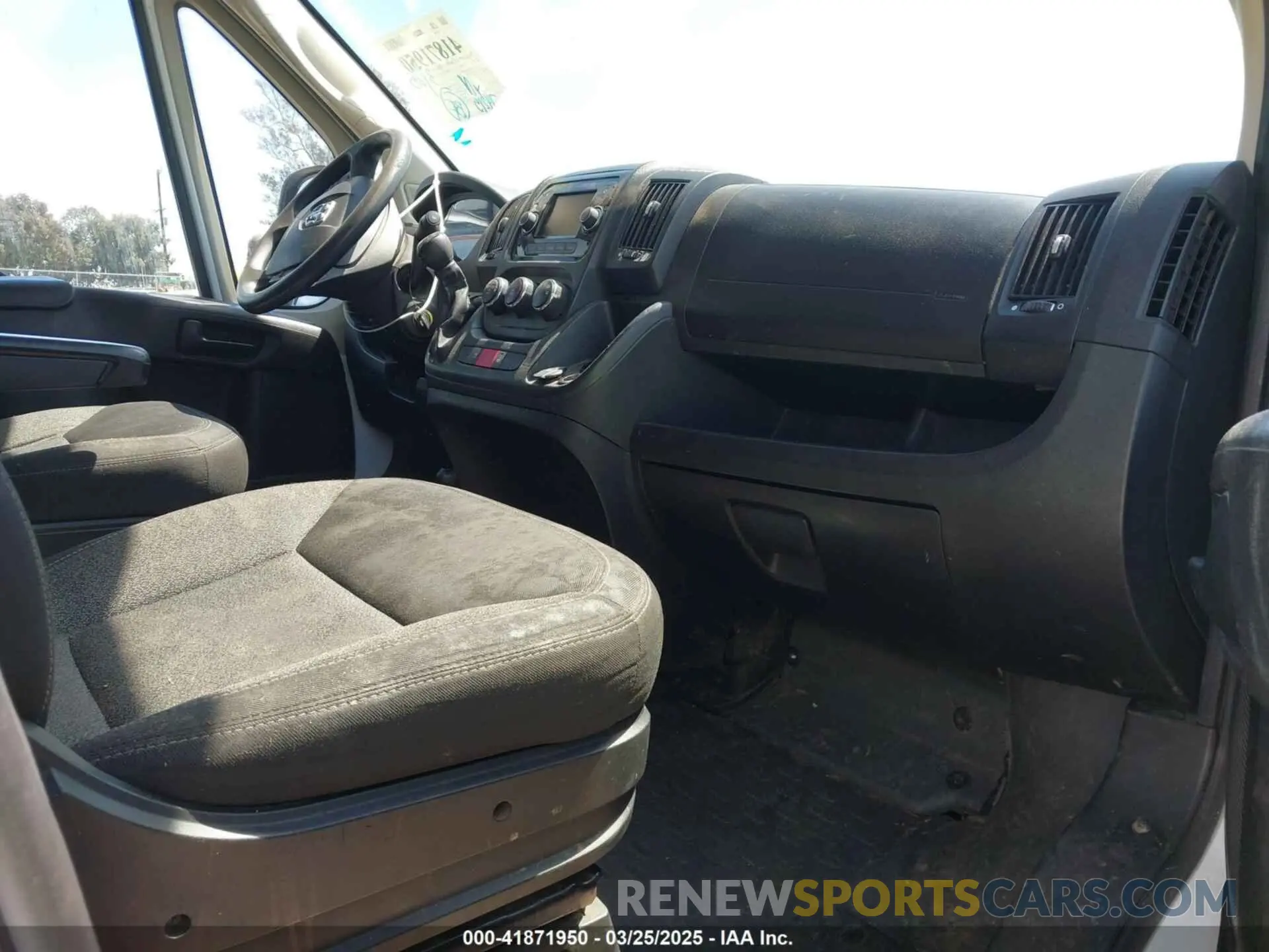 5 fotografías del automóvil dañado 3C6TRVCG9KE517968 RAM PROMASTER 2500 2019