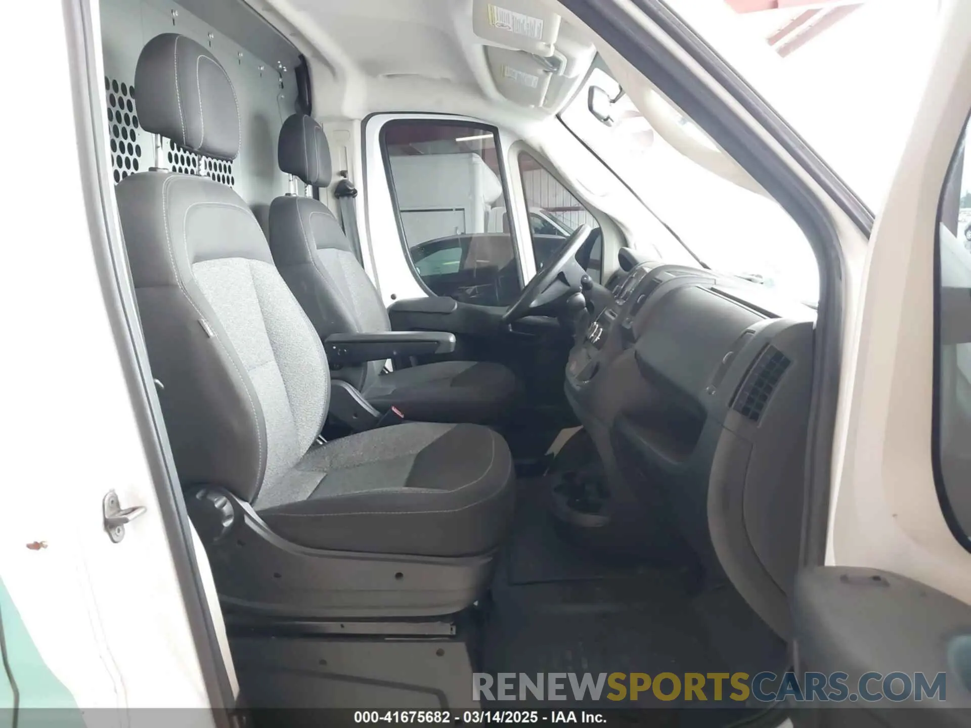 5 fotografías del automóvil dañado 3C6TRVCGXKE562904 RAM PROMASTER 2500 2019