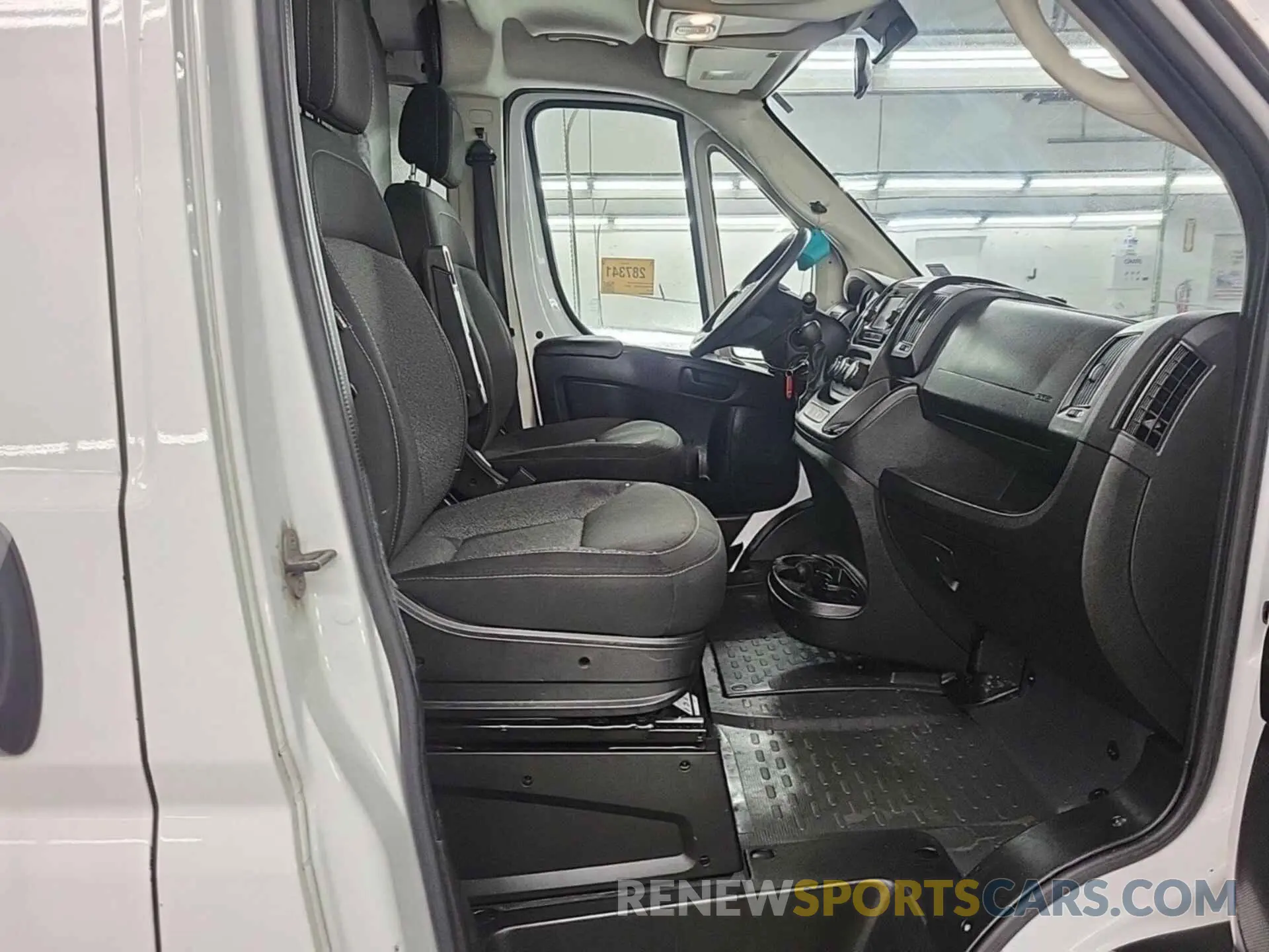 28 fotografías del automóvil dañado 3C6TRVDG3KE501005 RAM PROMASTER 2500 2019