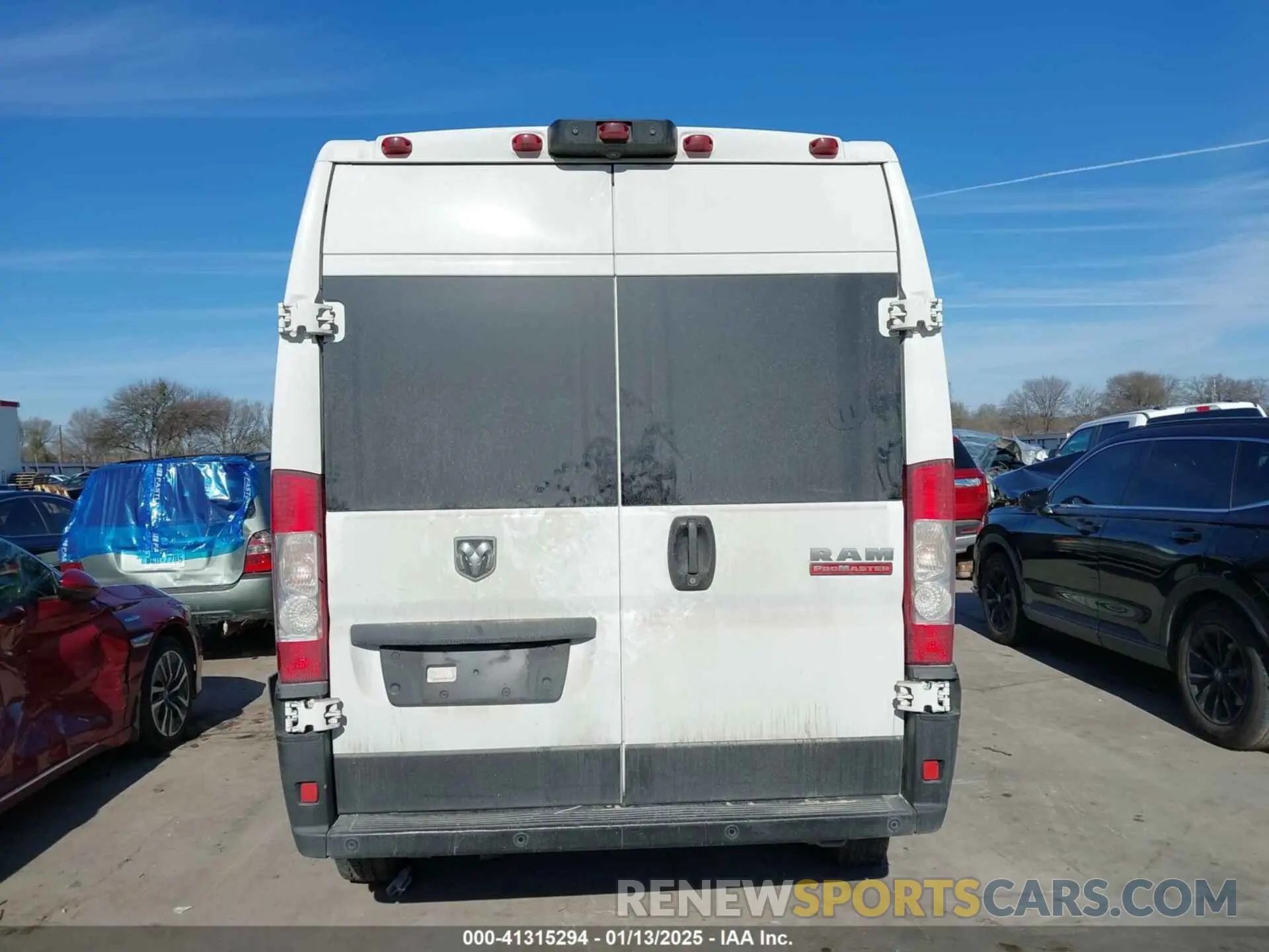 17 fotografías del automóvil dañado 3C6TRVDG7KE529311 RAM PROMASTER 2500 2019