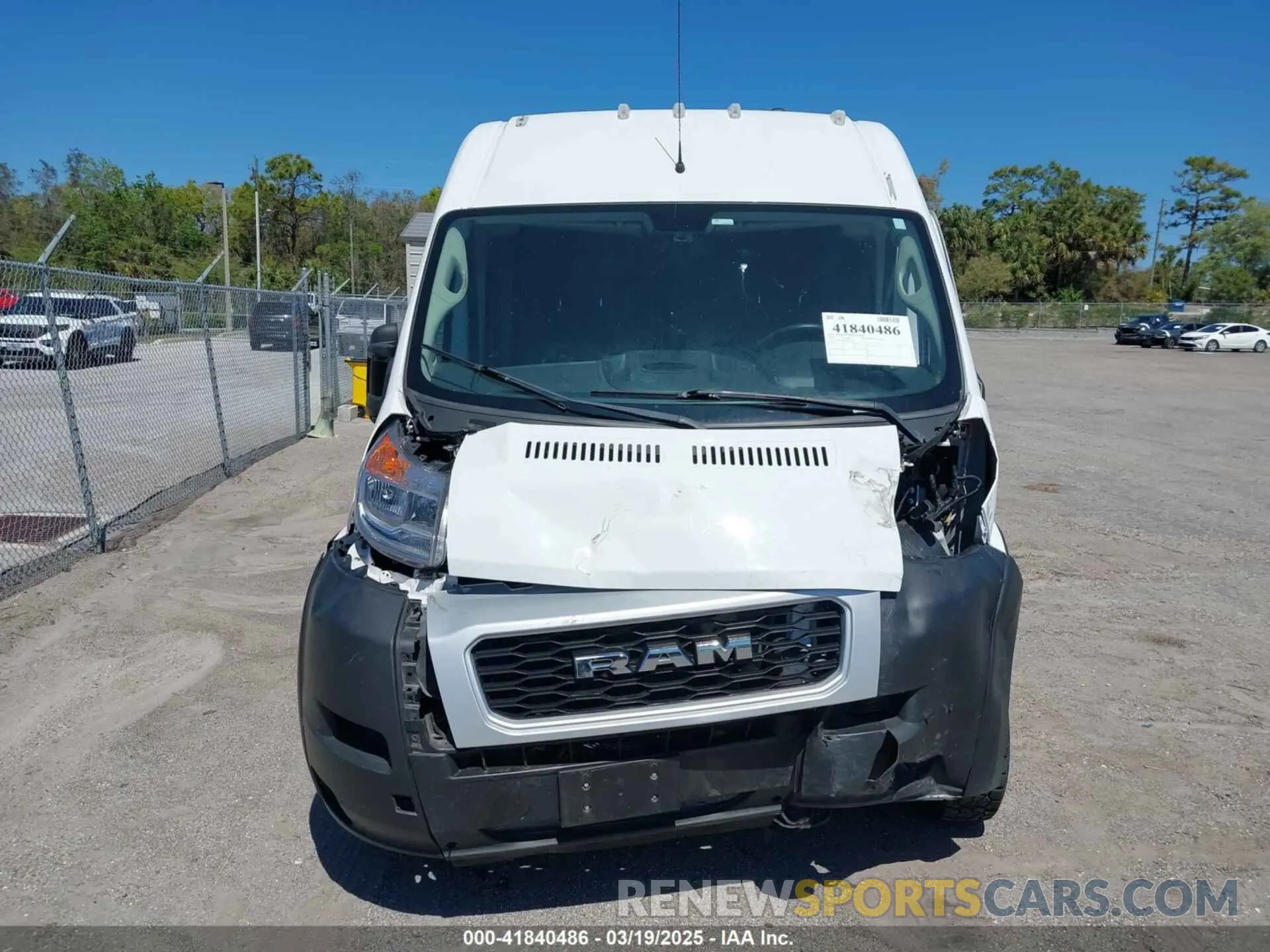 12 fotografías del automóvil dañado 3C6TRVDG8KE547249 RAM PROMASTER 2500 2019