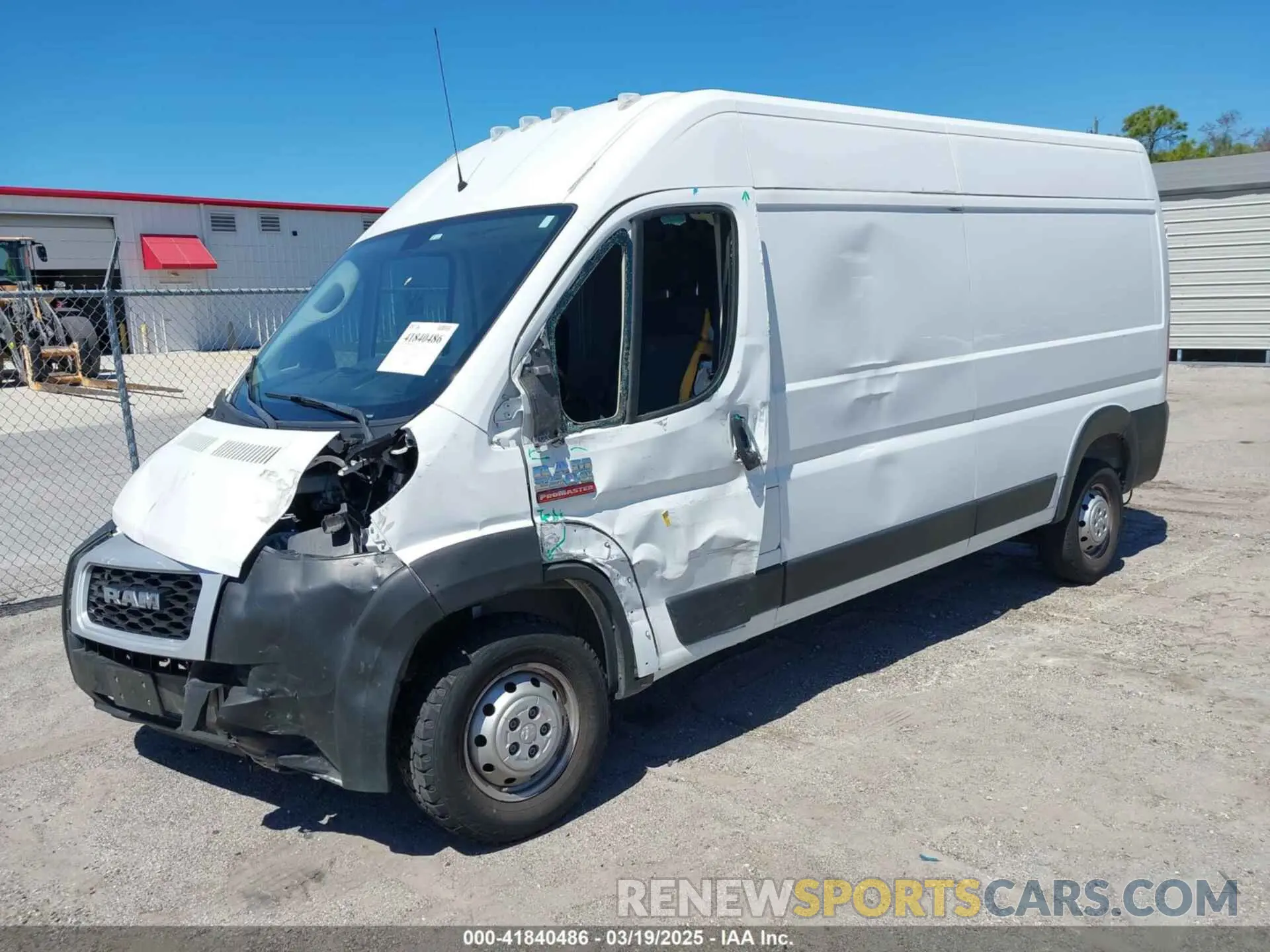 2 fotografías del automóvil dañado 3C6TRVDG8KE547249 RAM PROMASTER 2500 2019