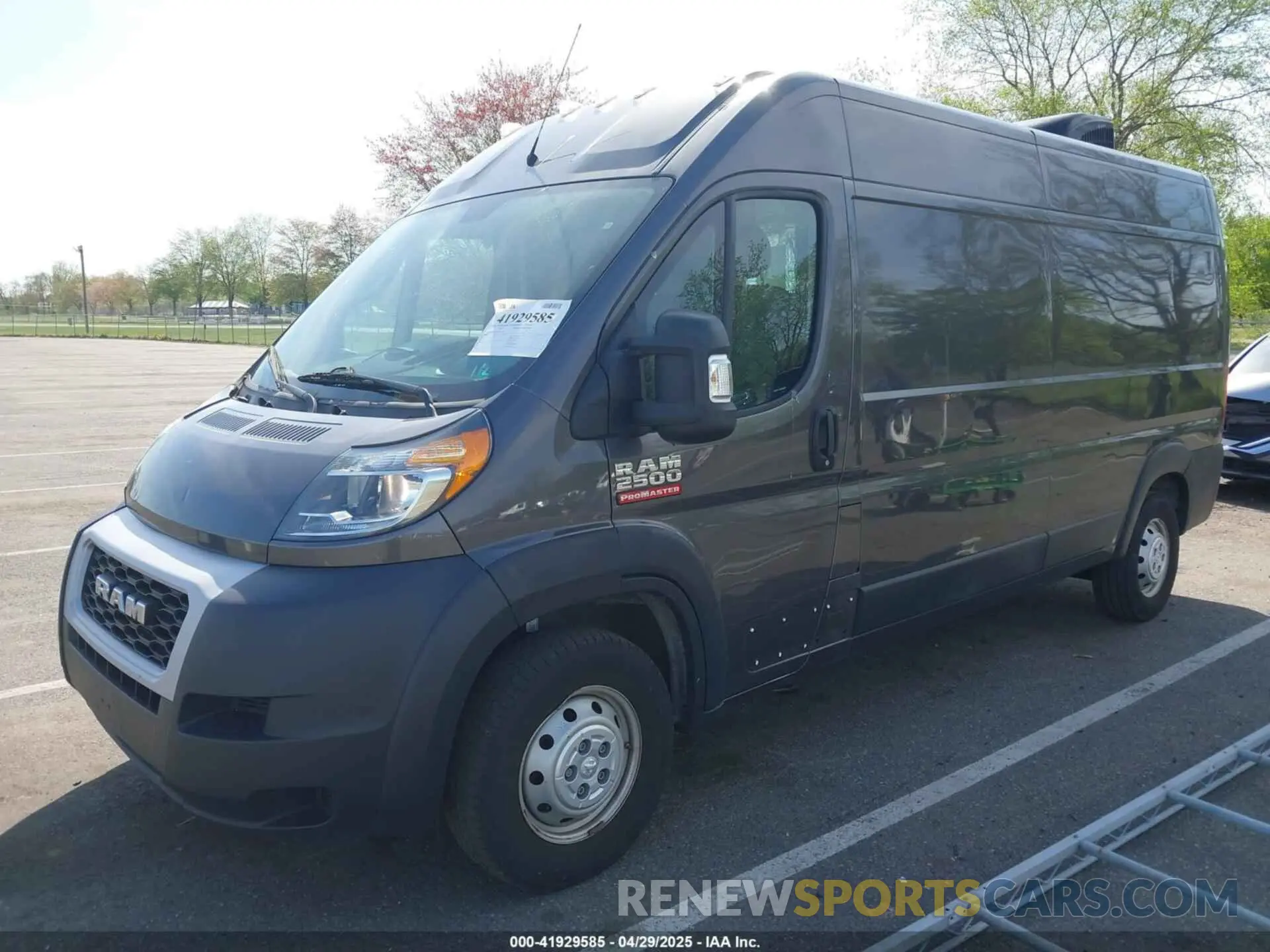 2 fotografías del automóvil dañado 3C6TRVDG7LE110120 RAM PROMASTER 2500 2020