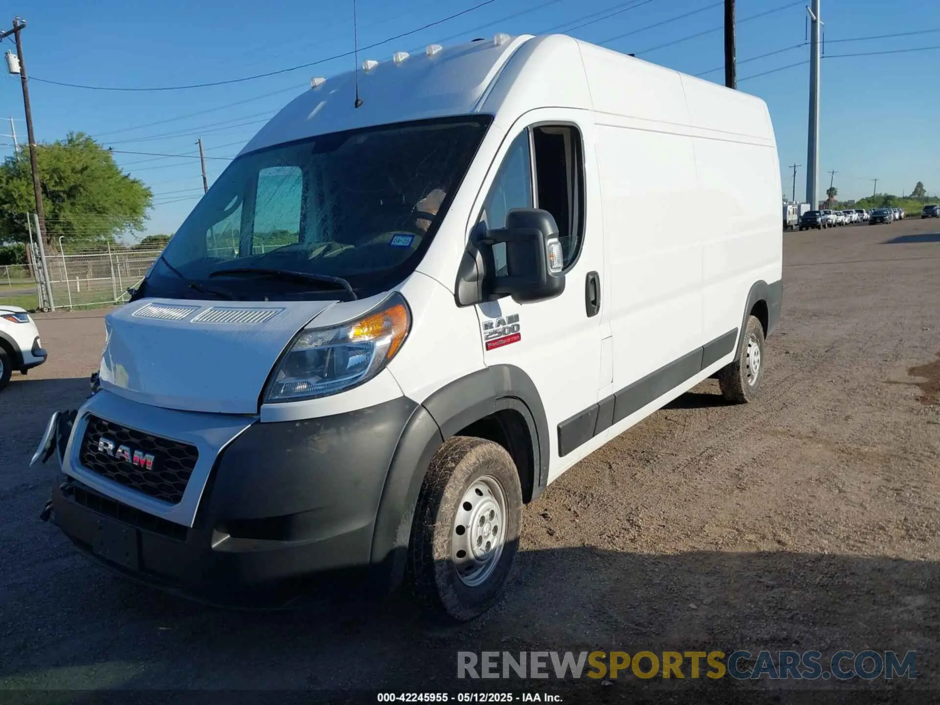 2 fotografías del automóvil dañado 3C6LRVDG3ME524187 RAM PROMASTER 2500 2021
