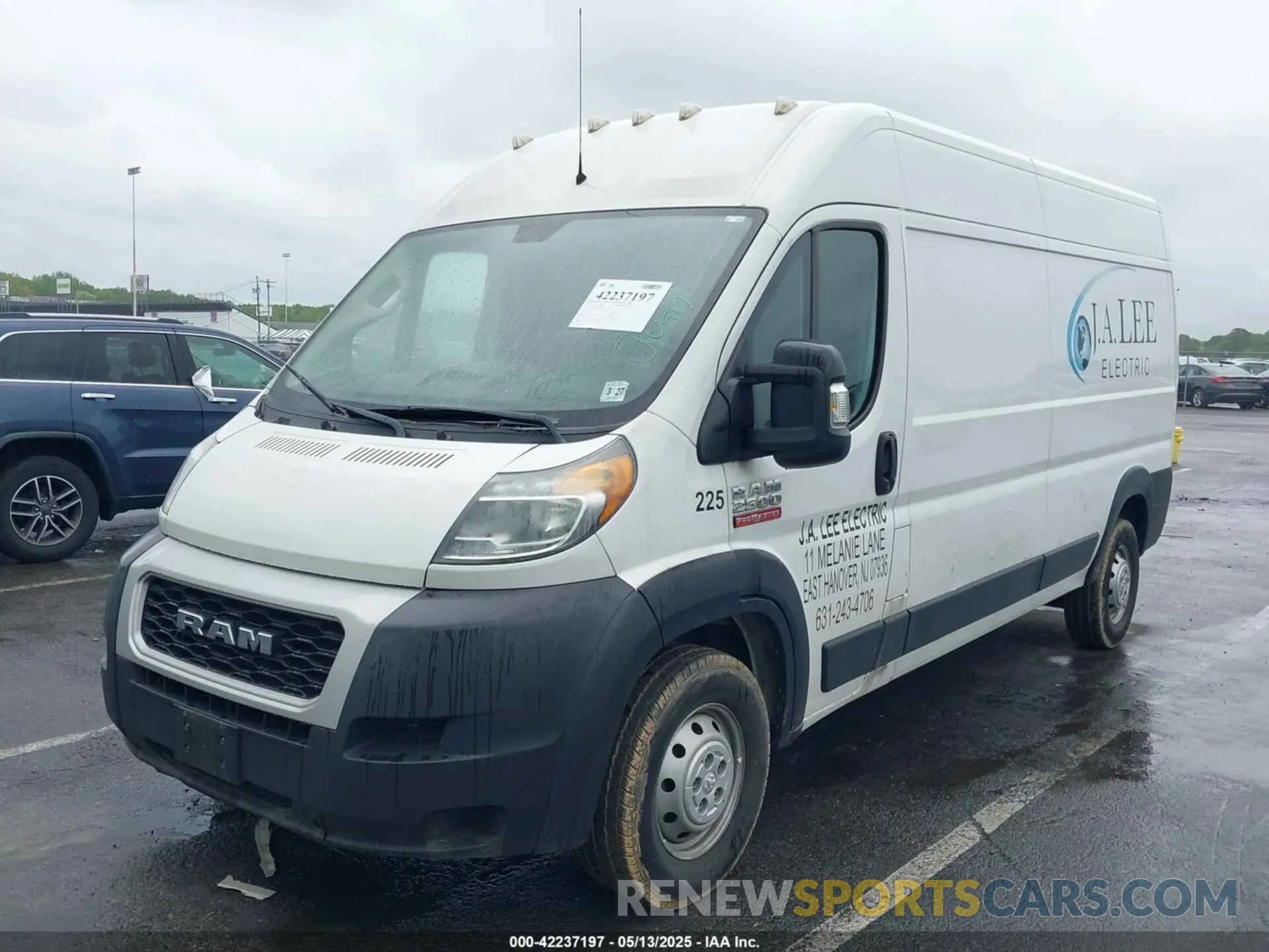 2 fotografías del automóvil dañado 3C6LRVDG5ME576517 RAM PROMASTER 2500 2021