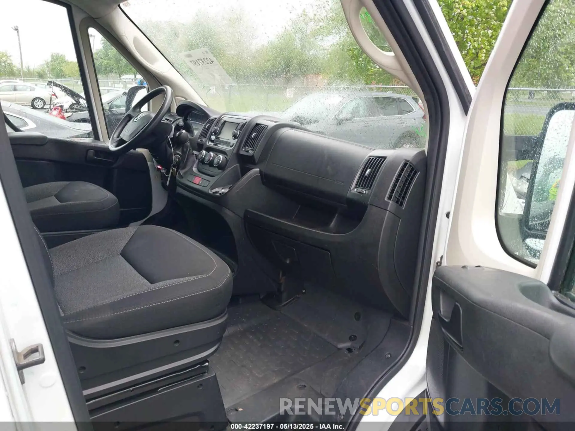 5 fotografías del automóvil dañado 3C6LRVDG5ME576517 RAM PROMASTER 2500 2021