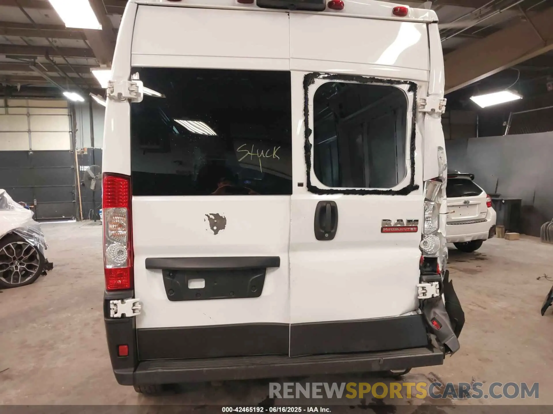 16 fotografías del automóvil dañado 3C6LRVDG6ME521560 RAM PROMASTER 2500 2021