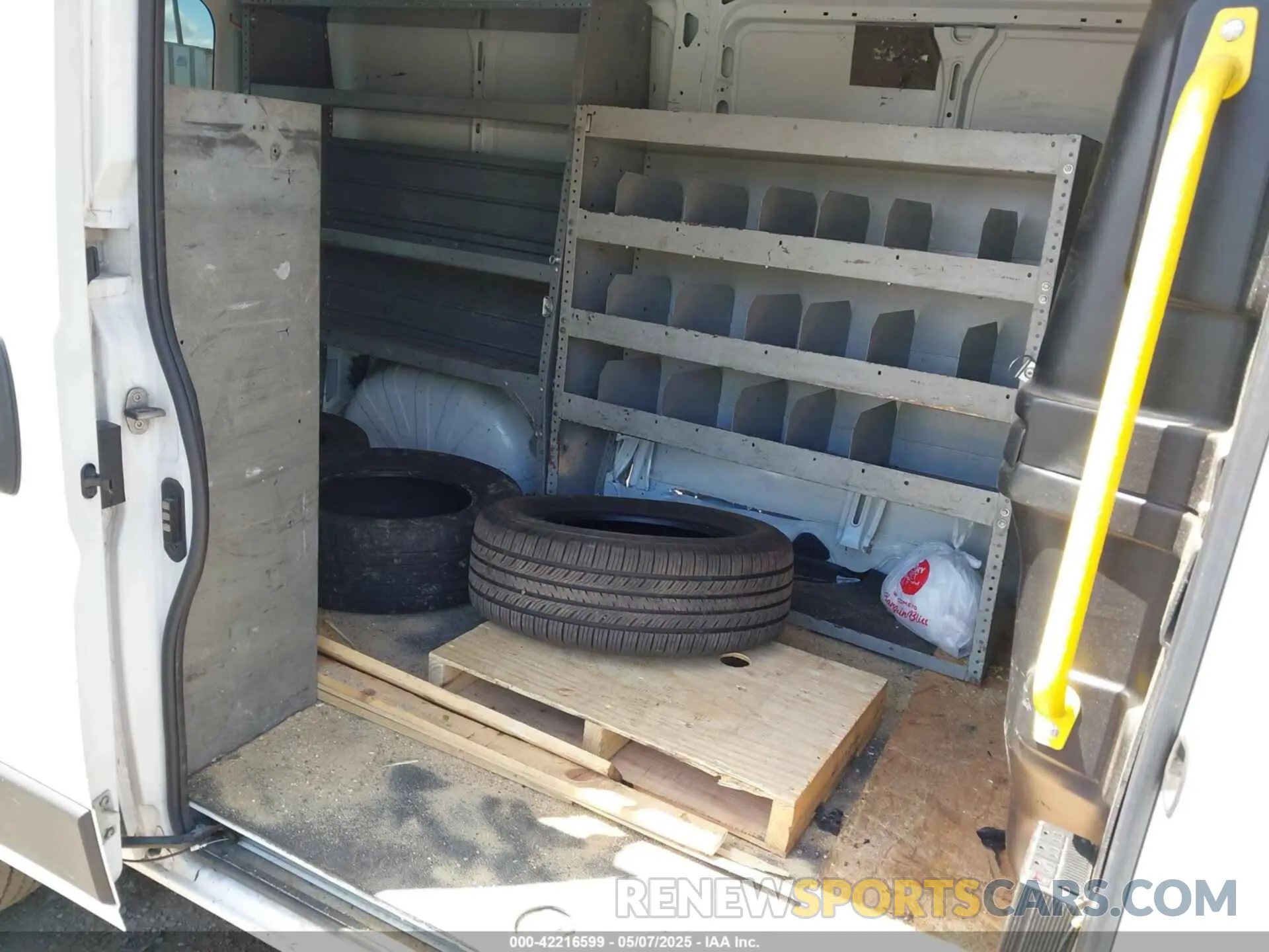 8 fotografías del automóvil dañado 3C6LRVVG4ME529686 RAM PROMASTER 2500 2021