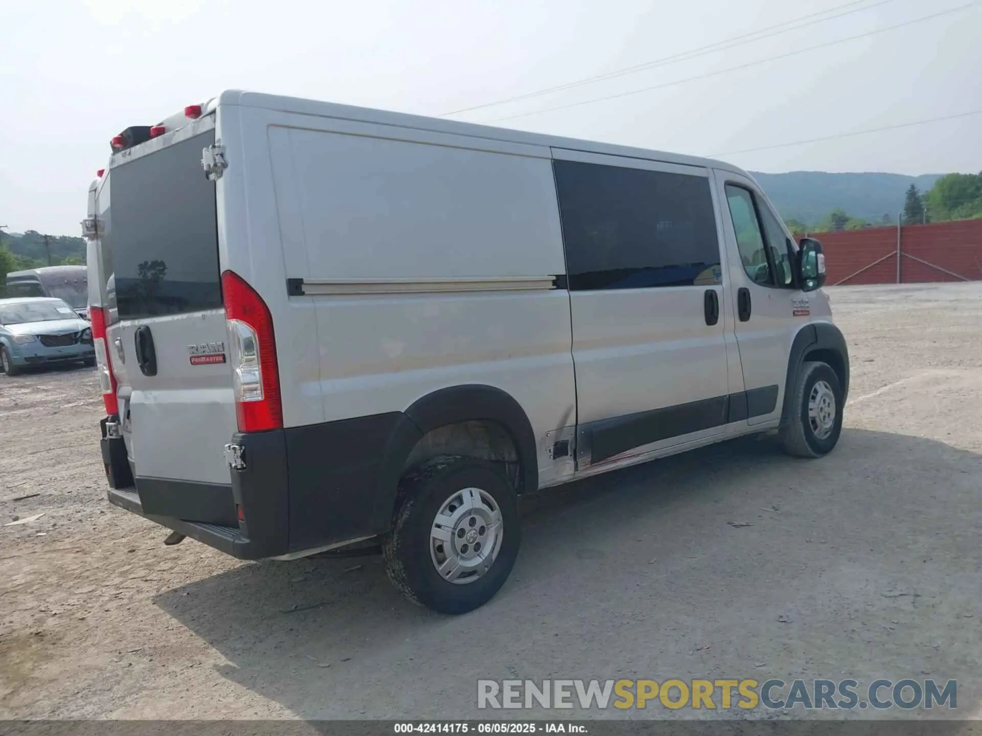 4 fotografías del automóvil dañado 3C6LRVVG3NE110178 RAM PROMASTER 2500 2022
