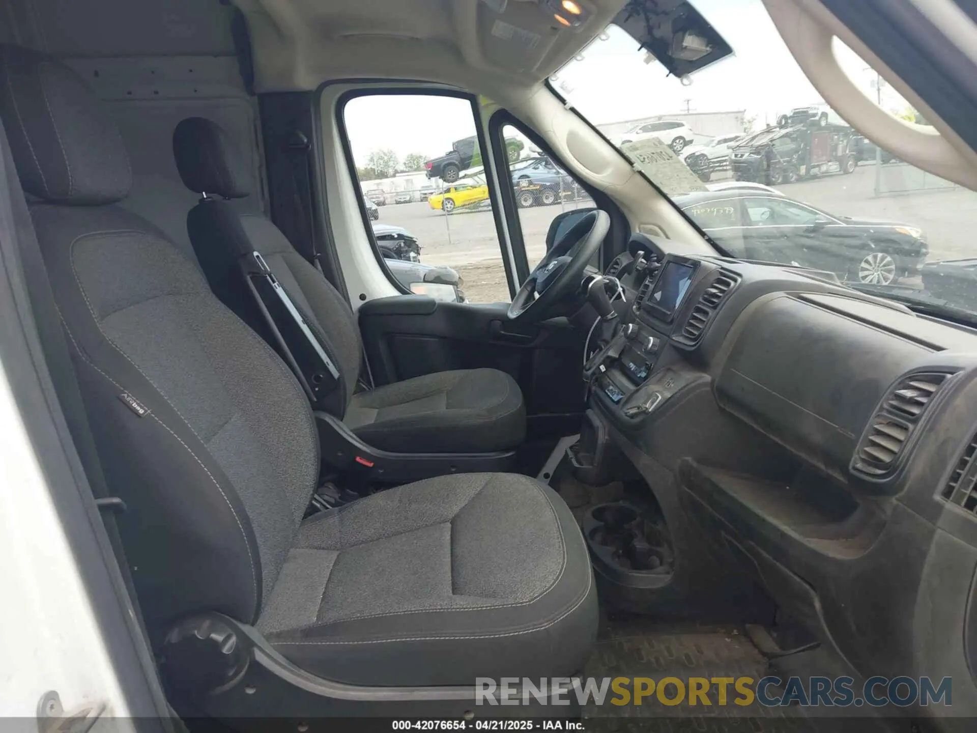 5 fotografías del automóvil dañado 3C6LRVDG5PE572066 RAM PROMASTER 2500 2023
