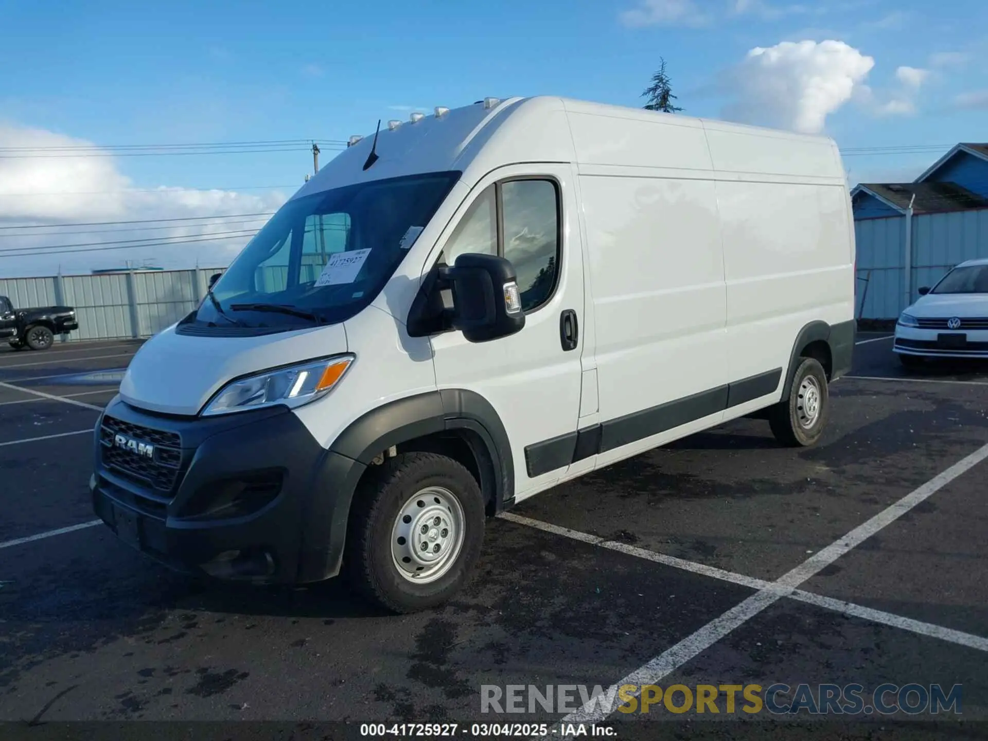 2 fotografías del automóvil dañado 3C6LRVDG7PE577768 RAM PROMASTER 2500 2023
