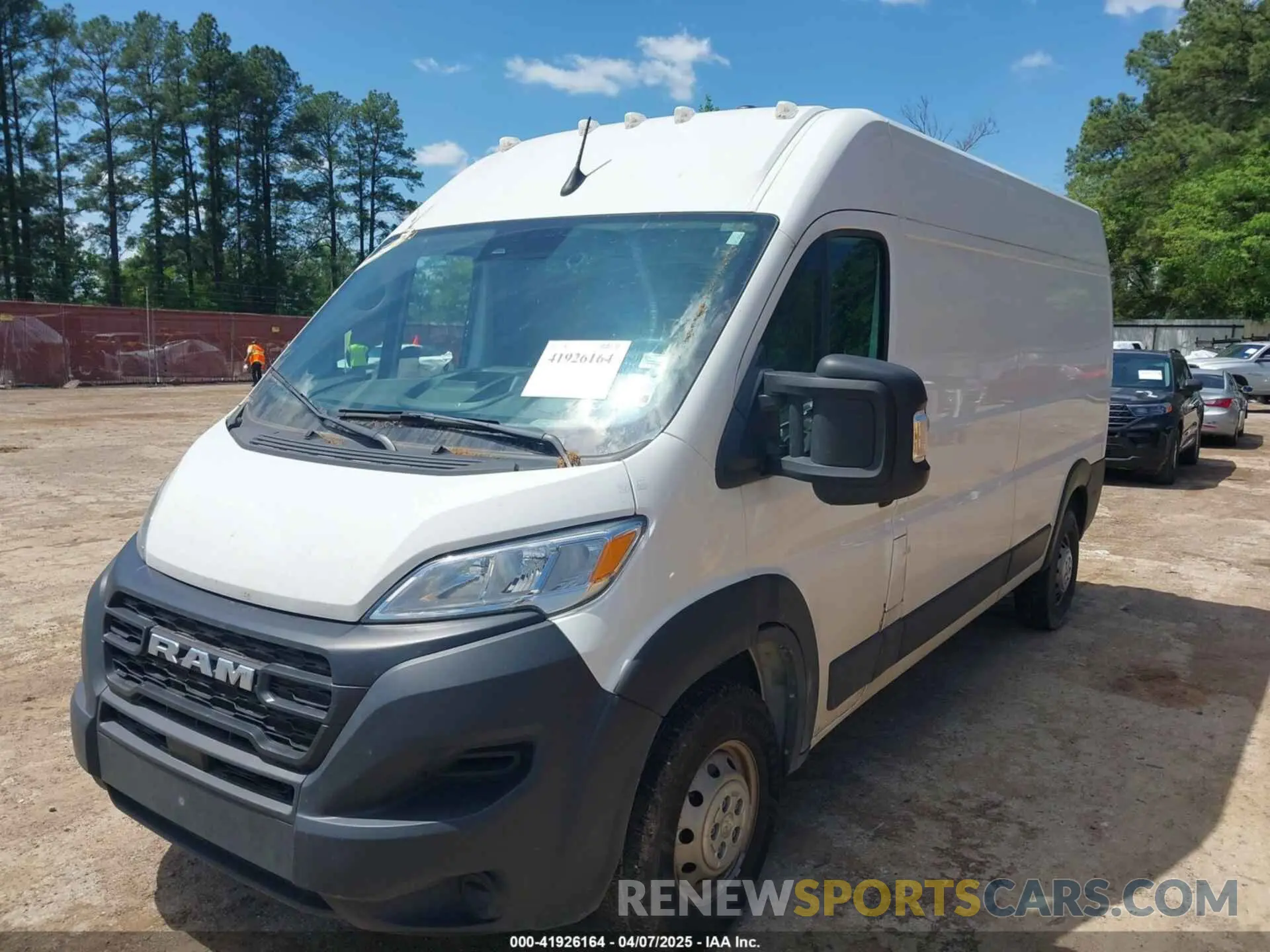 2 fotografías del automóvil dañado 3C6LRVDG8PE552913 RAM PROMASTER 2500 2023