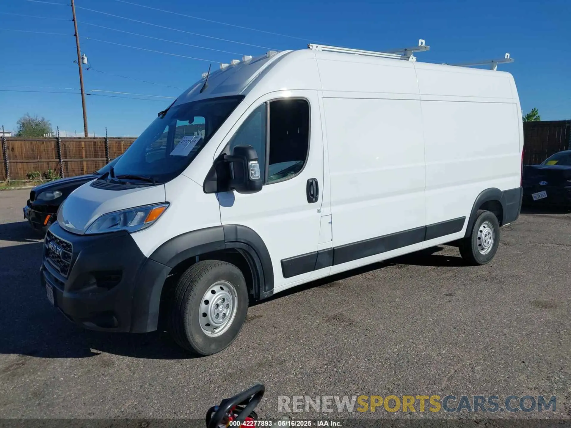 2 fotografías del automóvil dañado 3C6LRVDG8PE596328 RAM PROMASTER 2500 2023