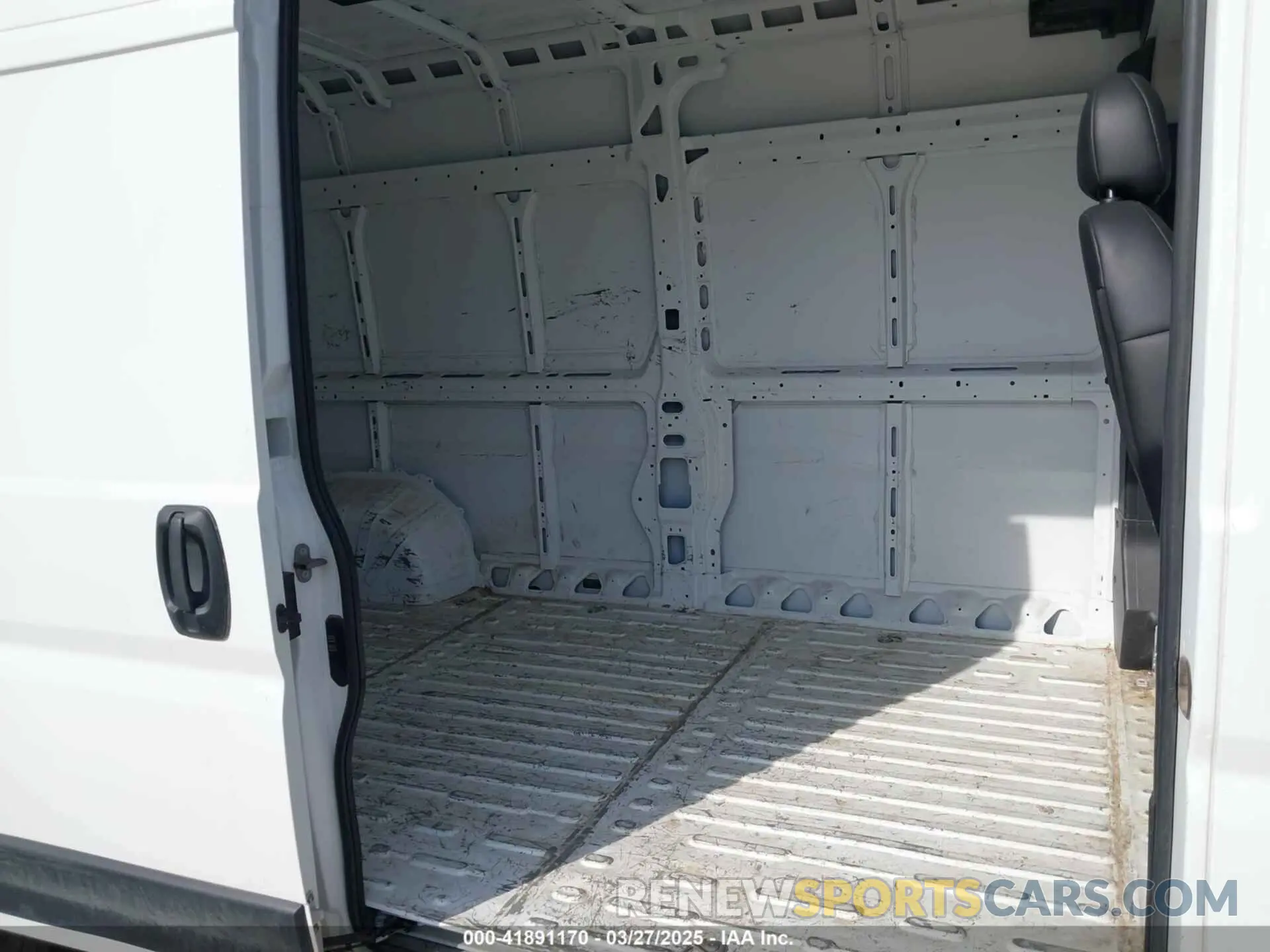 8 fotografías del automóvil dañado 3C6LRVDG0RE121355 RAM PROMASTER 2500 2024