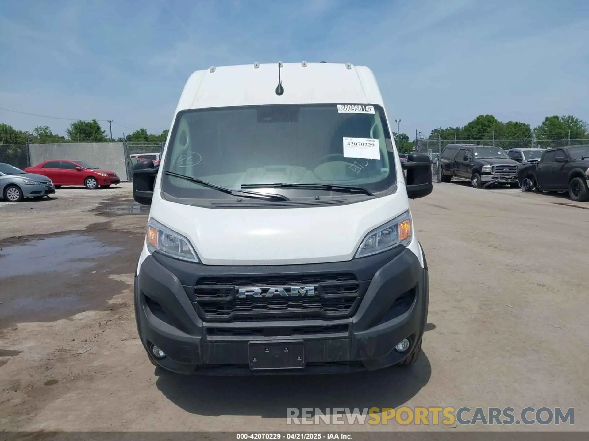 13 fotografías del automóvil dañado 3C6LRVCG2SE513485 RAM PROMASTER 2500 2025