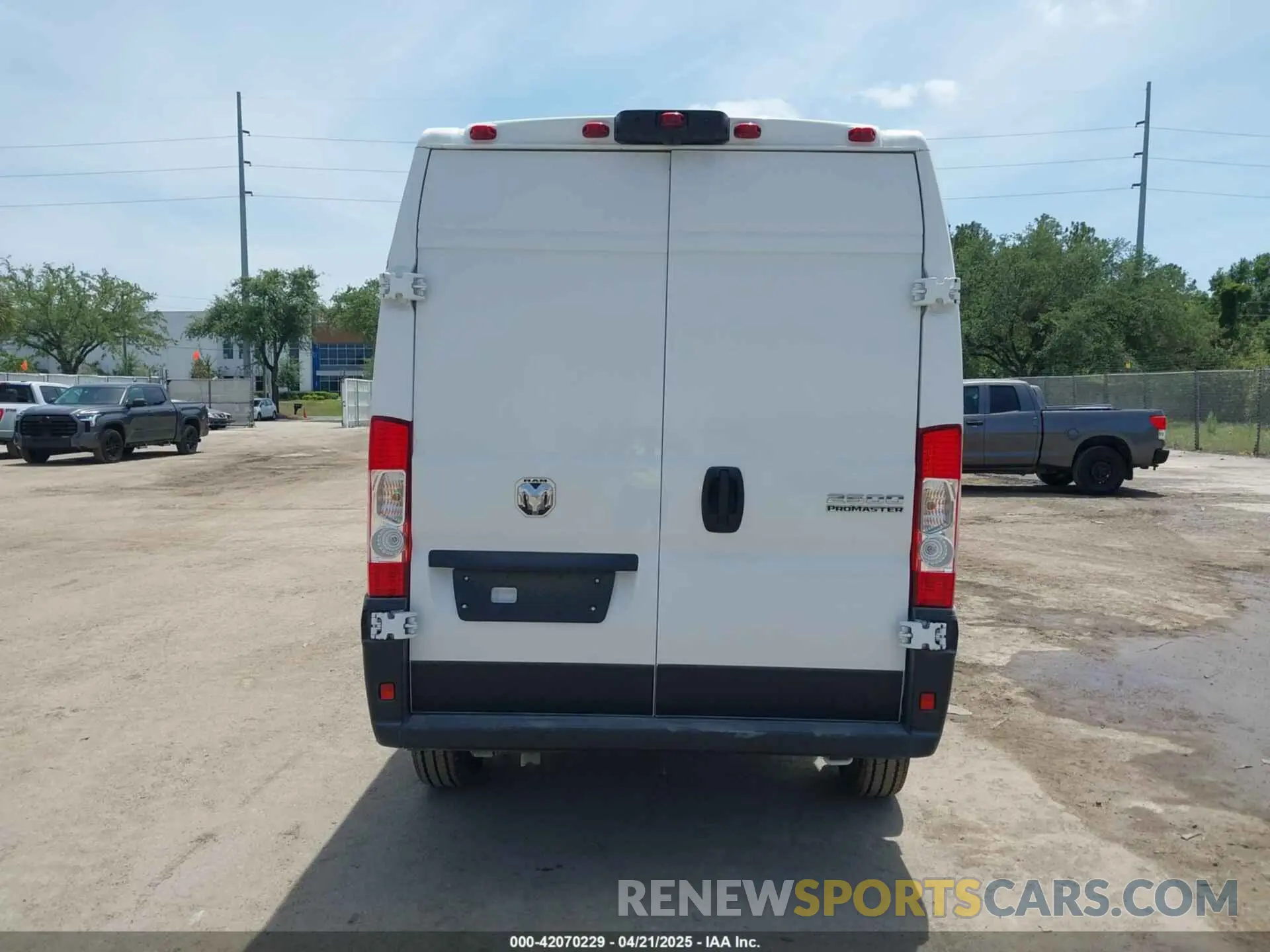 17 fotografías del automóvil dañado 3C6LRVCG2SE513485 RAM PROMASTER 2500 2025