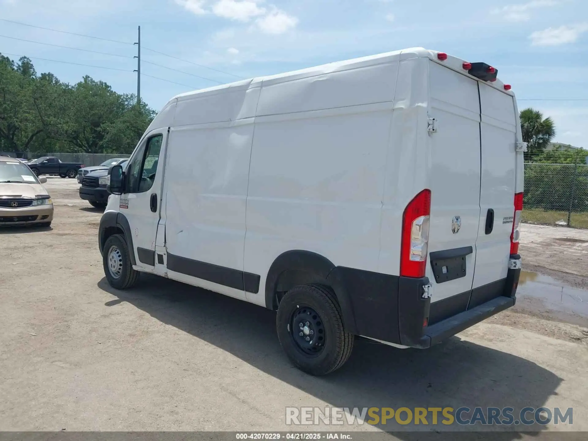 3 fotografías del automóvil dañado 3C6LRVCG2SE513485 RAM PROMASTER 2500 2025
