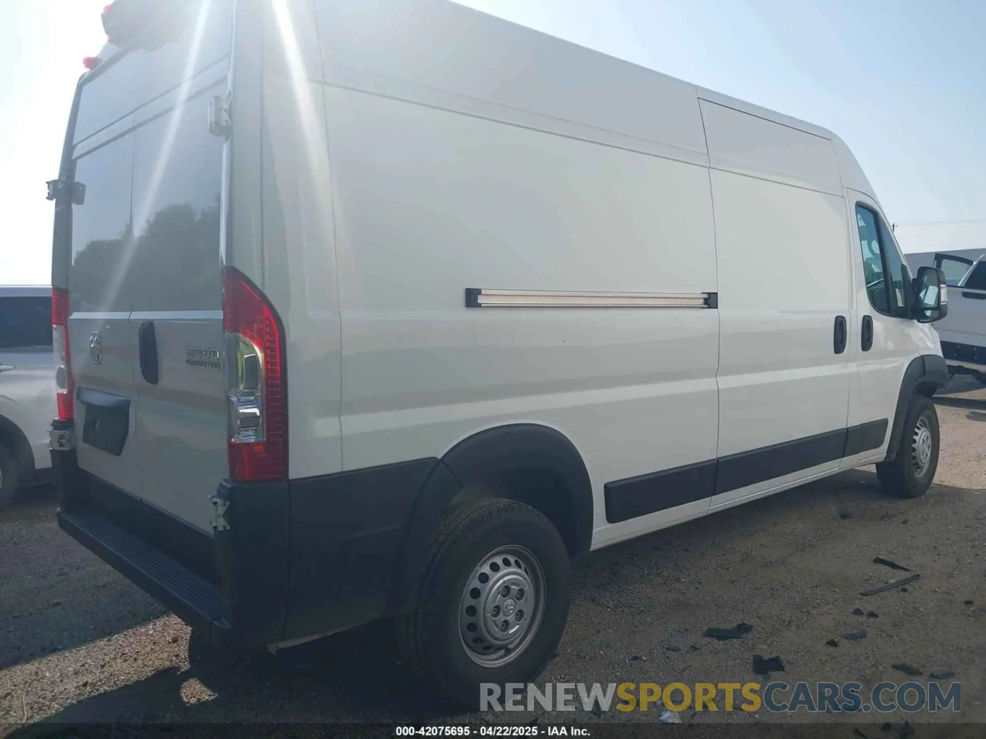 4 fotografías del automóvil dañado 3C6LRVDG1SE512763 RAM PROMASTER 2500 2025