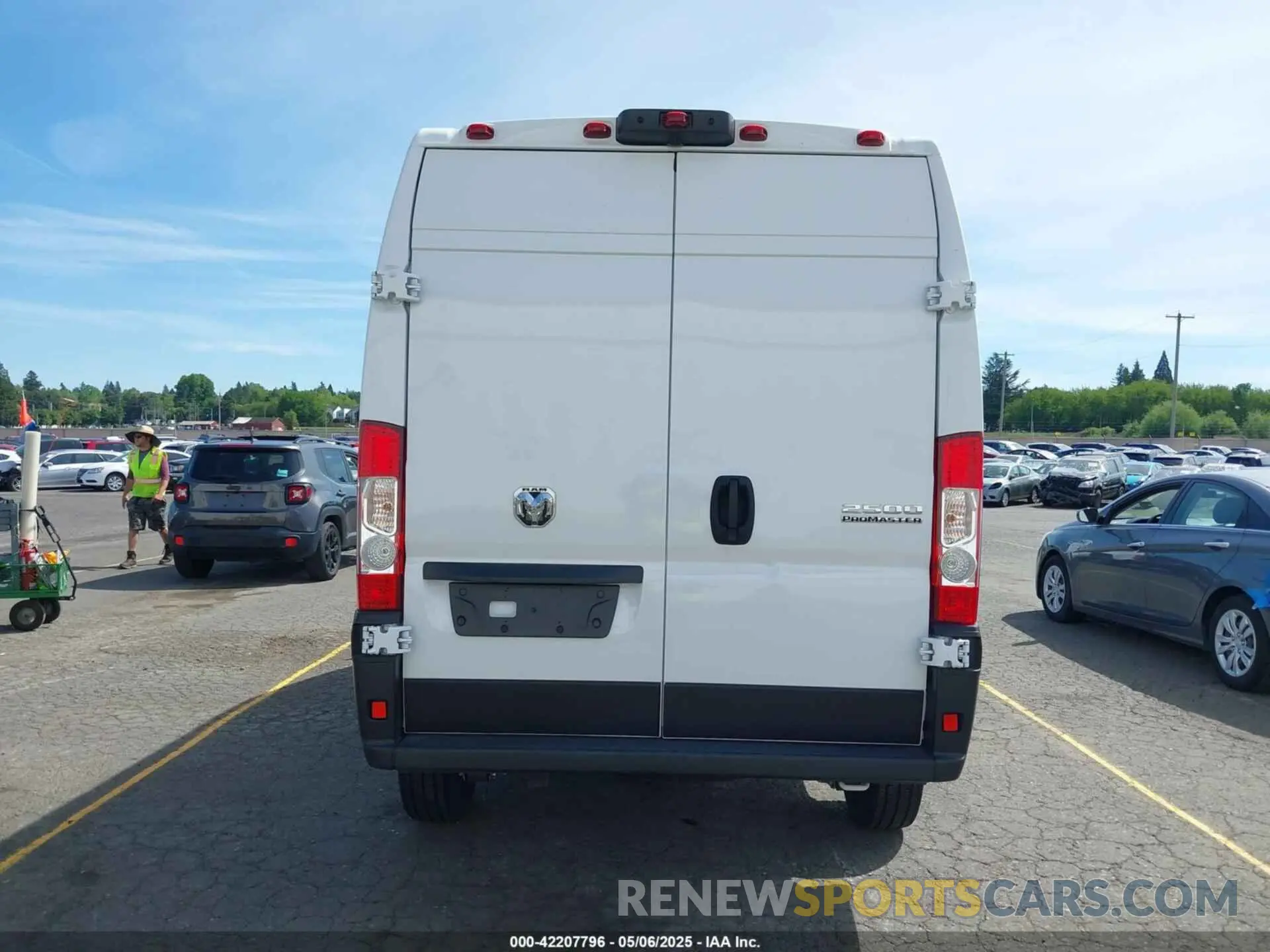 16 fotografías del automóvil dañado 3C6LRVDG5SE519201 RAM PROMASTER 2500 2025