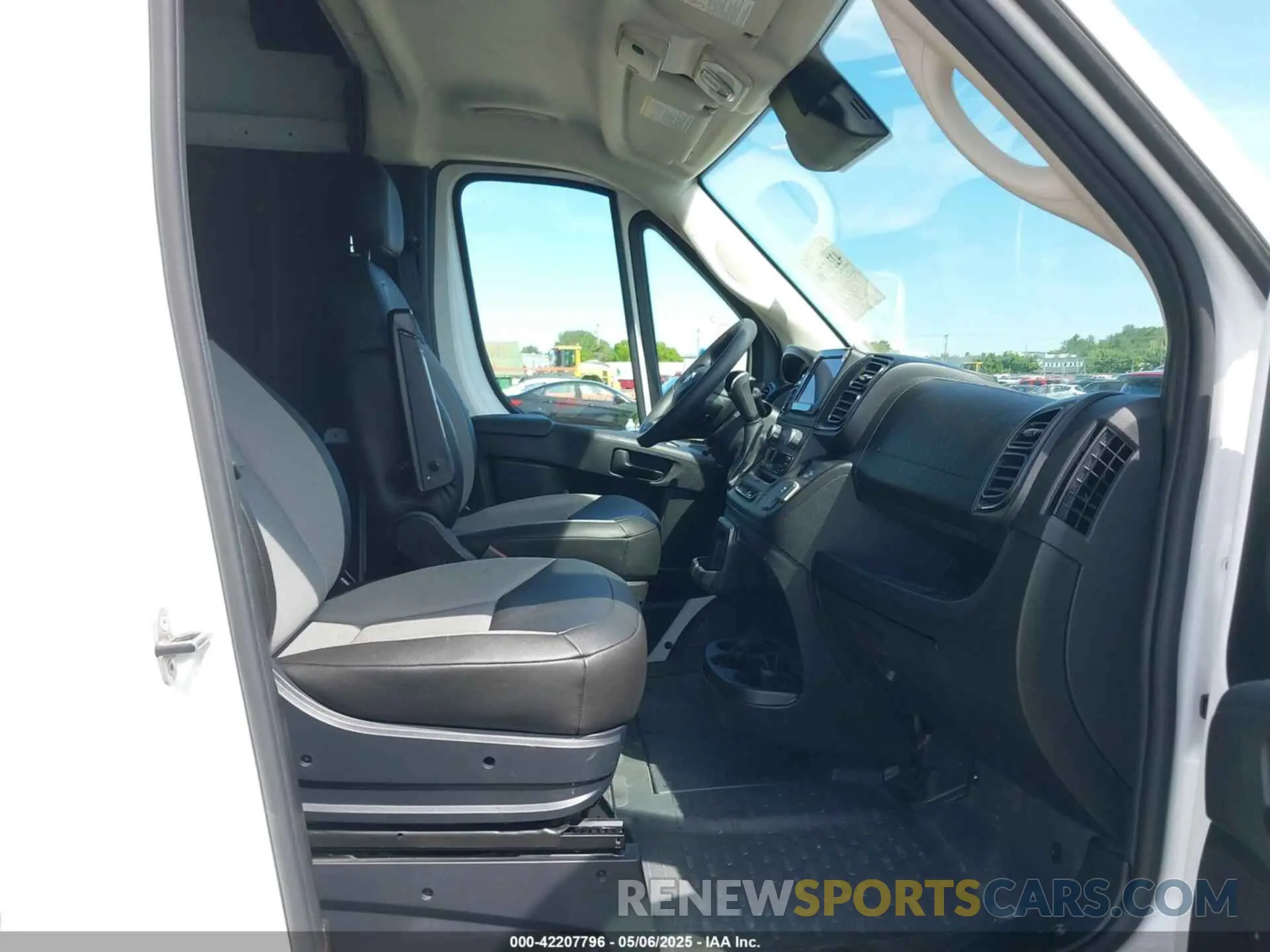 5 fotografías del automóvil dañado 3C6LRVDG5SE519201 RAM PROMASTER 2500 2025