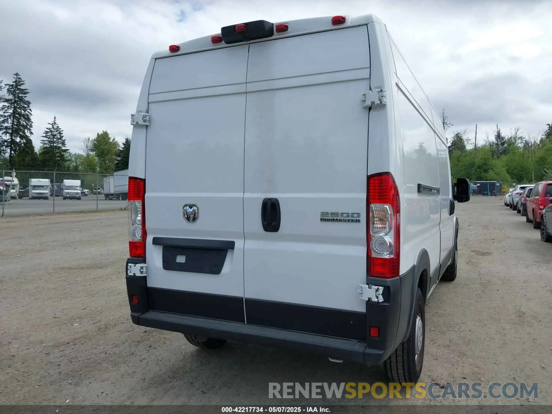16 fotografías del automóvil dañado 3C6LRVDG5SE519375 RAM PROMASTER 2500 2025