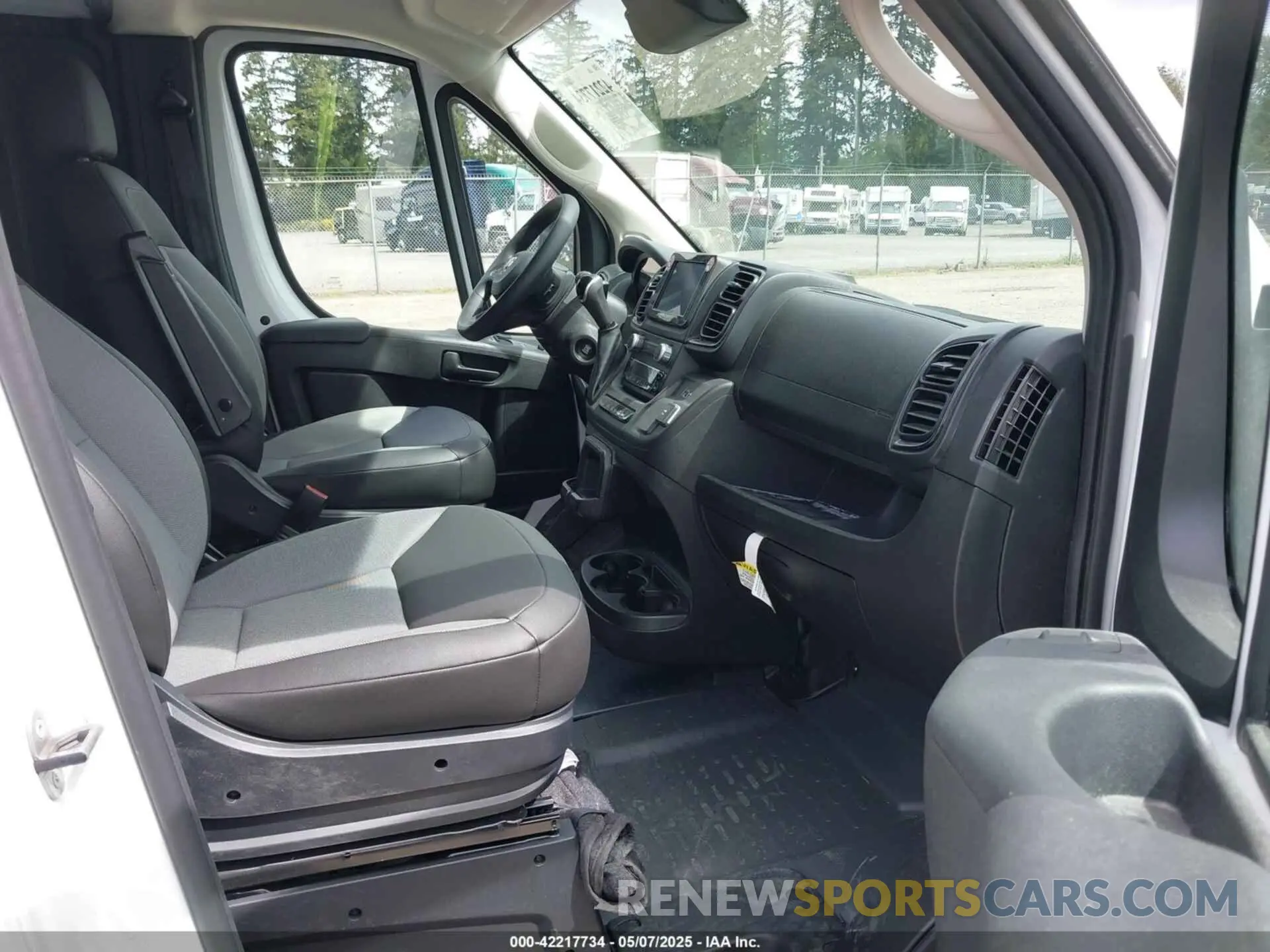 5 fotografías del automóvil dañado 3C6LRVDG5SE519375 RAM PROMASTER 2500 2025