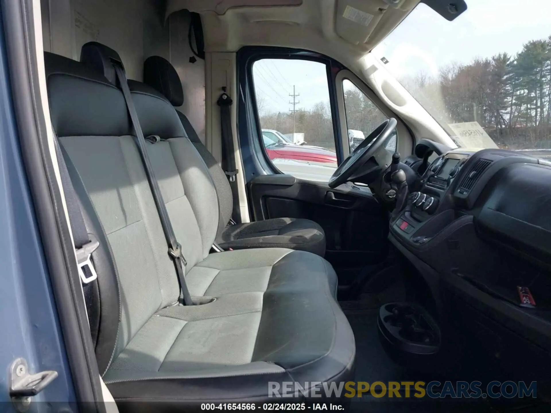 5 fotografías del automóvil dañado 3C6URVJG1KE560157 RAM PROMASTER 3500 2019