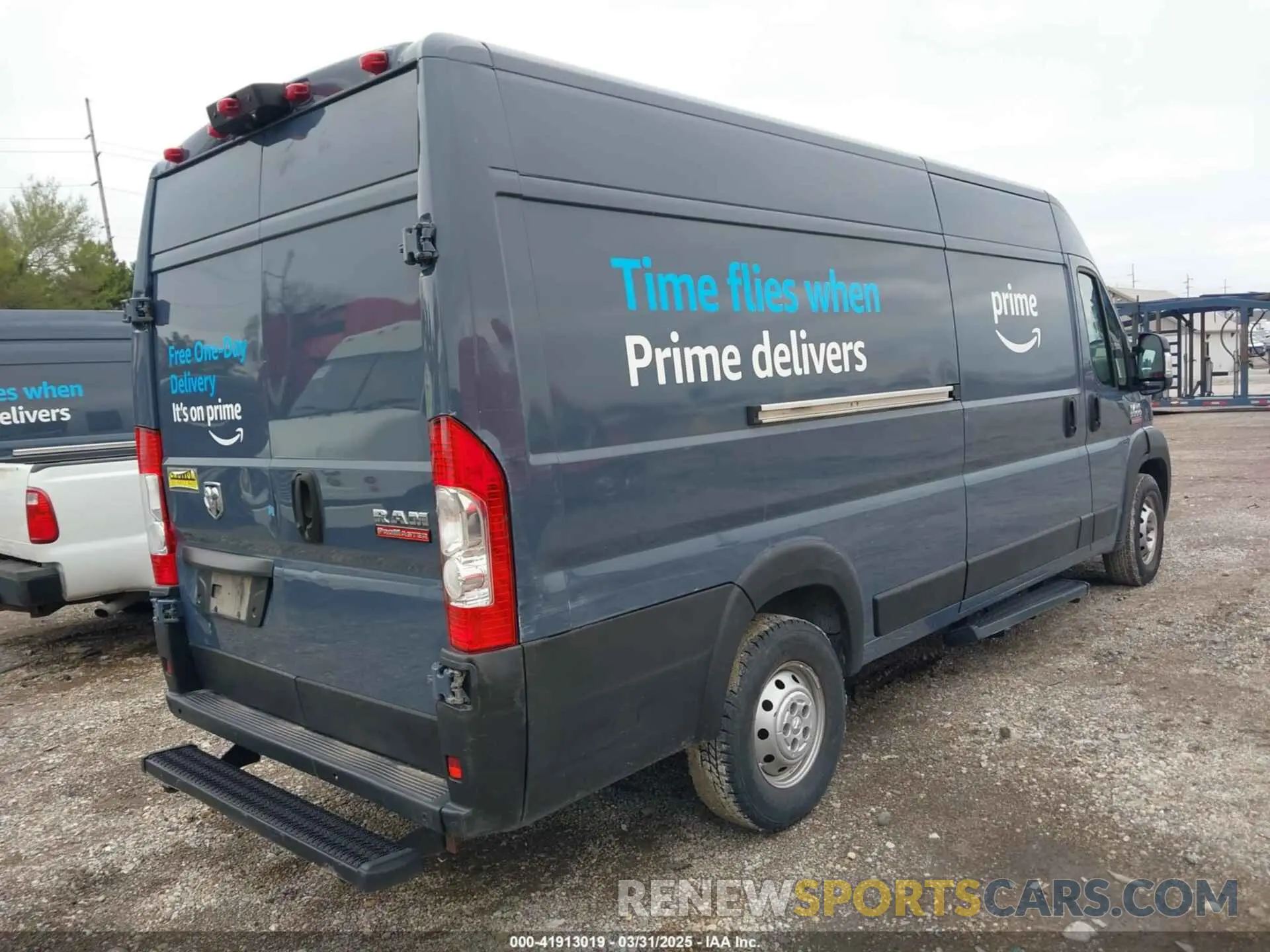 4 fotografías del automóvil dañado 3C6URVJG5KE554572 RAM PROMASTER 3500 2019