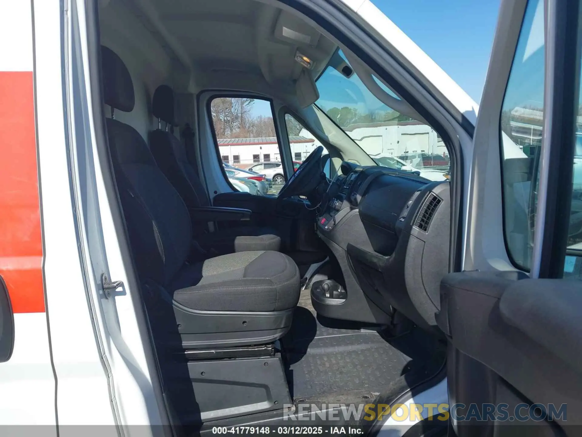5 fotografías del automóvil dañado 3C6URVJG6KE560302 RAM PROMASTER 3500 2019