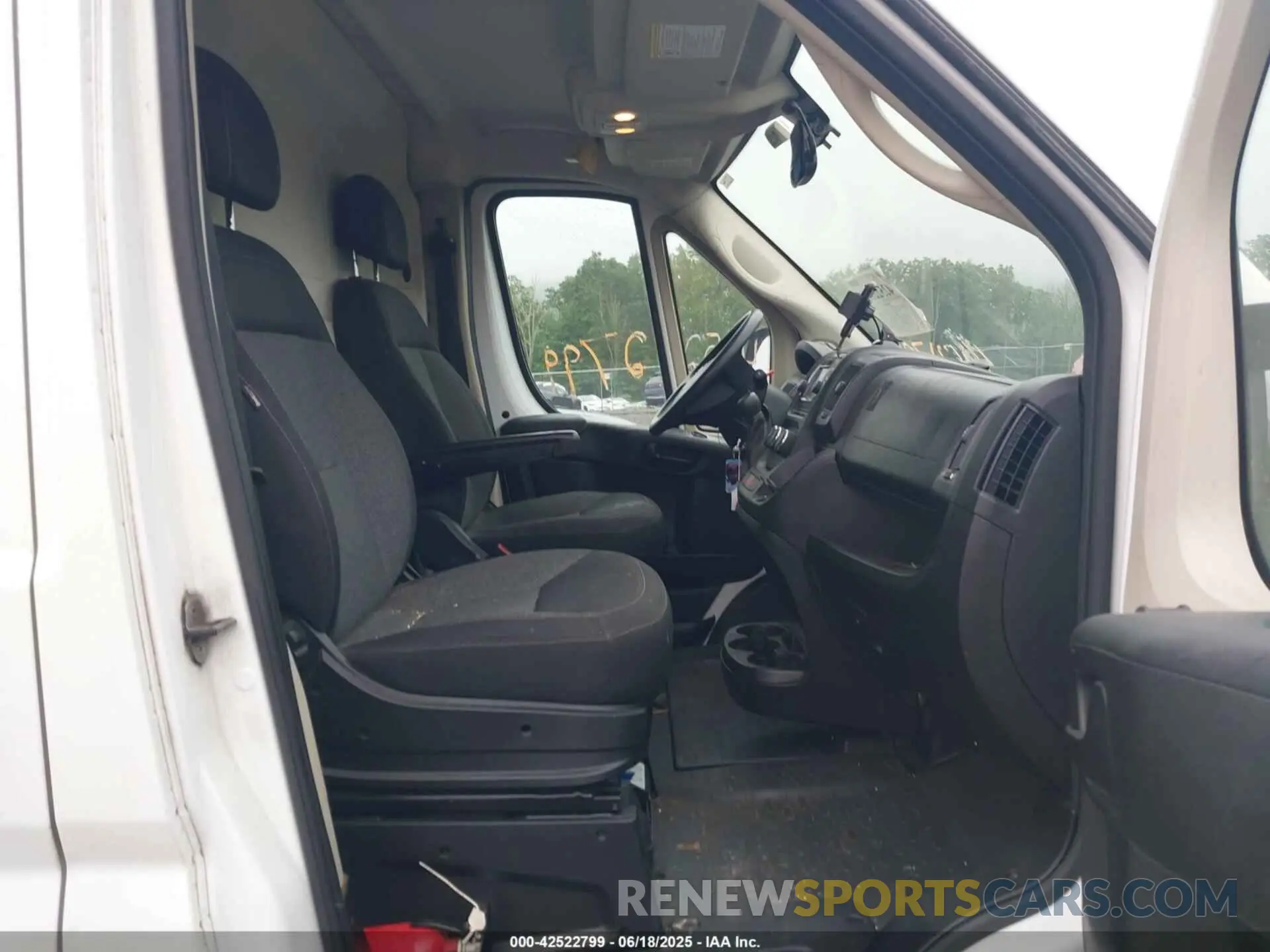 5 fotografías del automóvil dañado 3C6MRVJG5ME552307 RAM PROMASTER 3500 2021