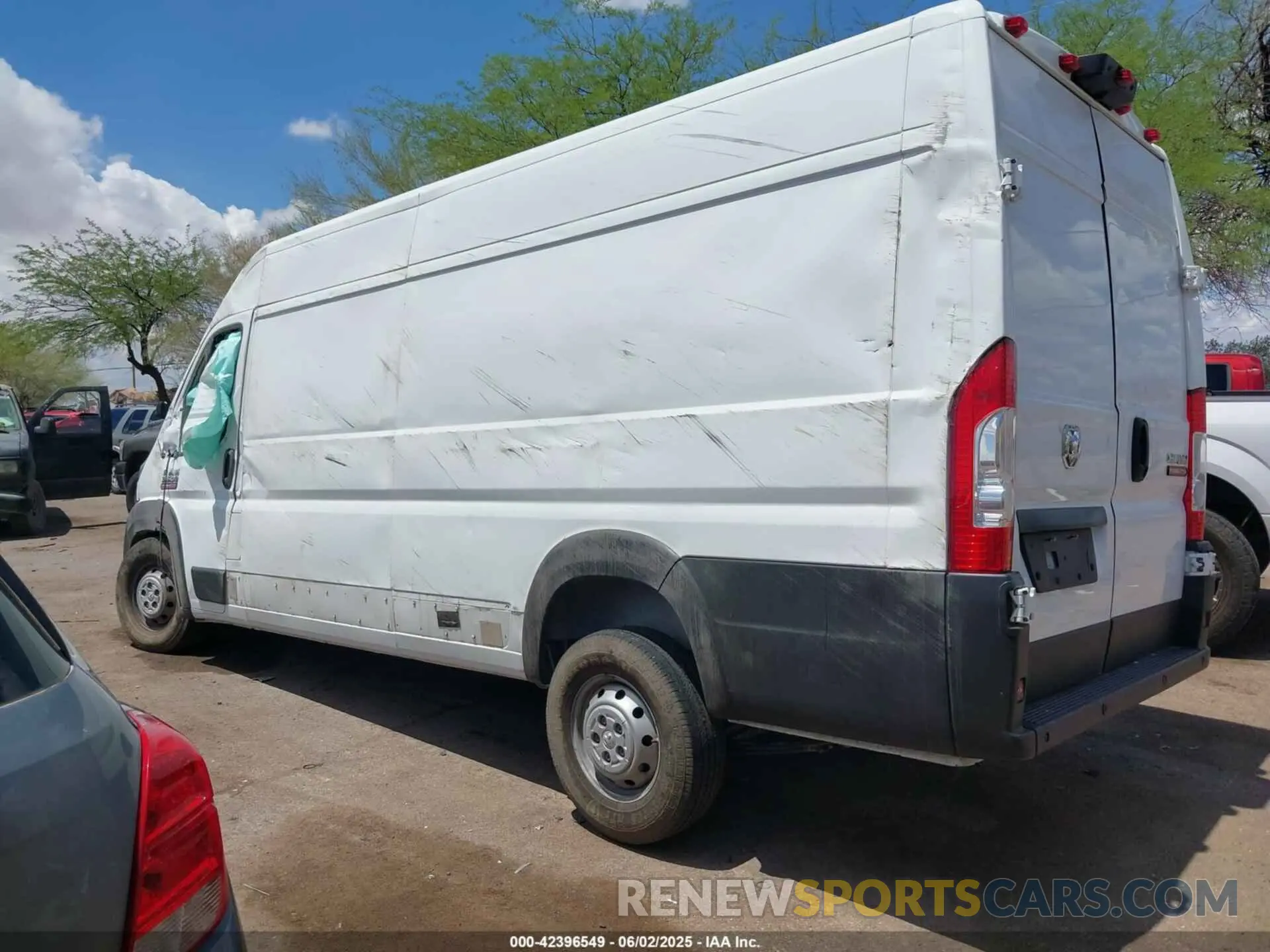 3 fotografías del automóvil dañado 3C6MRVJGXME551461 RAM PROMASTER 3500 2021