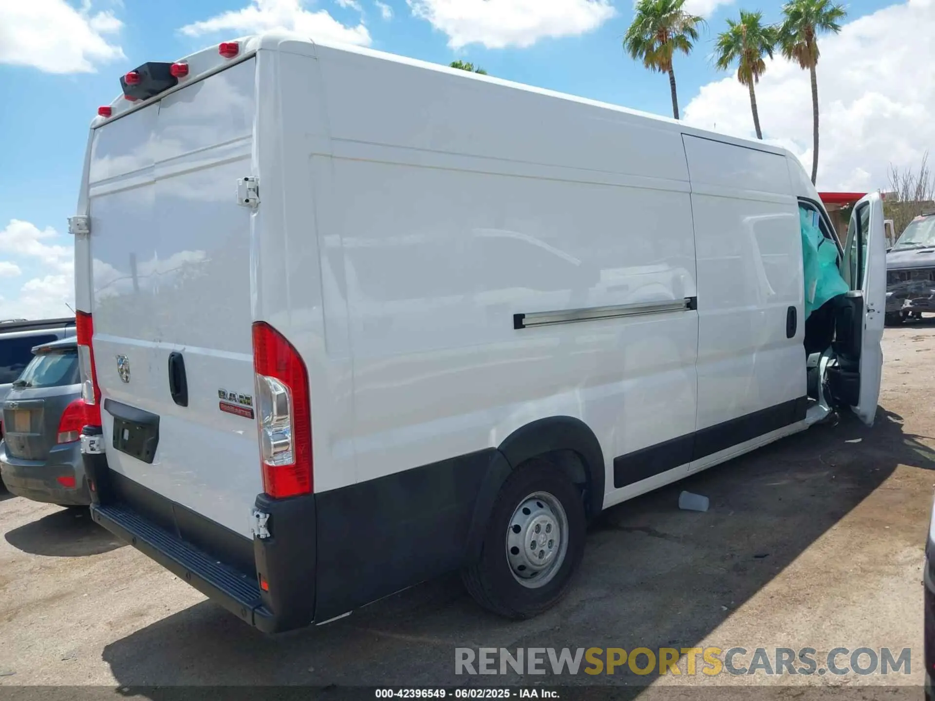 4 fotografías del automóvil dañado 3C6MRVJGXME551461 RAM PROMASTER 3500 2021
