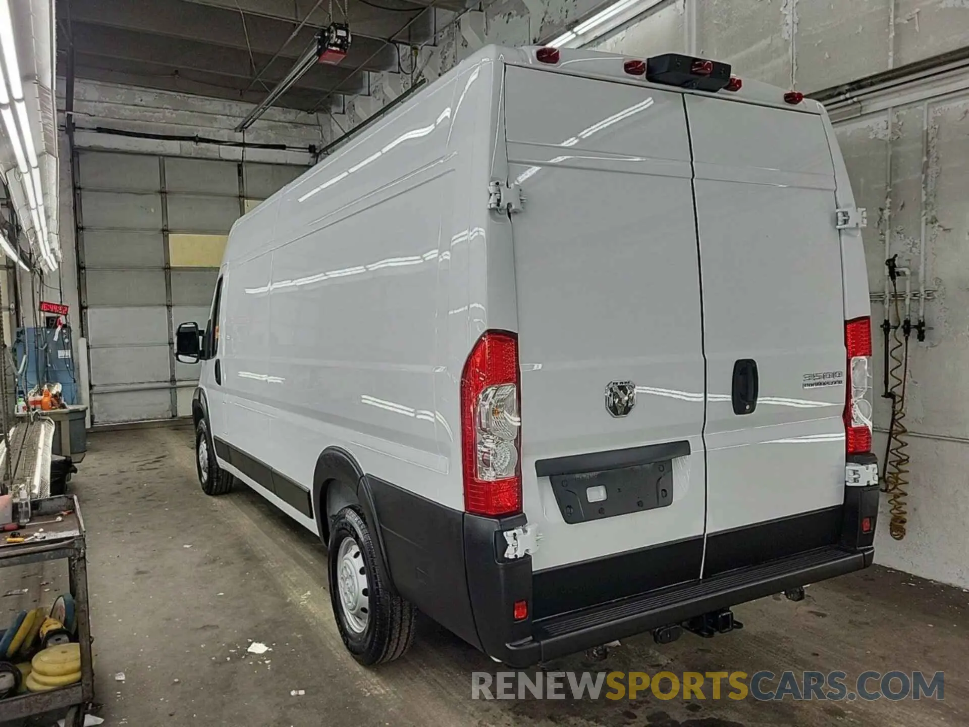2 fotografías del automóvil dañado 3C6MRVJG1PE506848 RAM PROMASTER 3500 2023