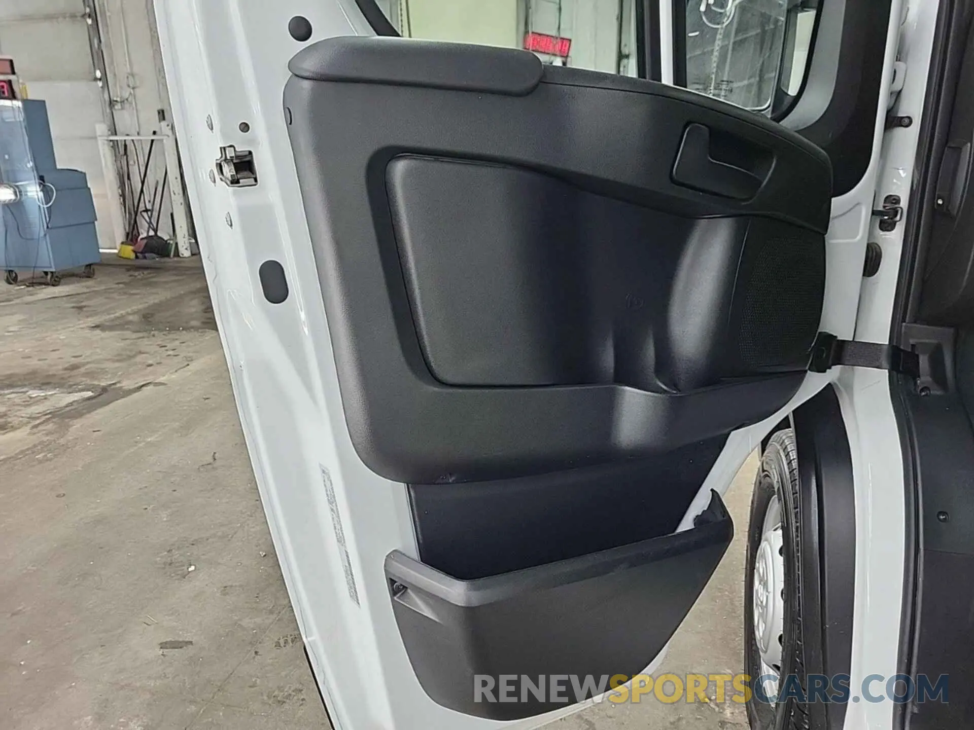 32 fotografías del automóvil dañado 3C6MRVJG1PE506848 RAM PROMASTER 3500 2023