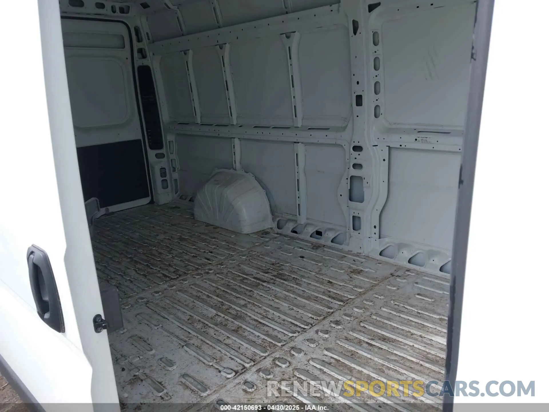 8 fotografías del automóvil dañado 3C6MRVJG3SE504821 RAM PROMASTER 3500 2025