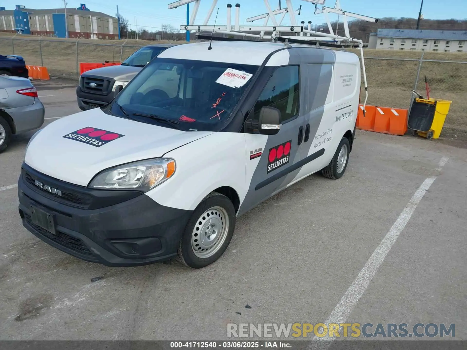 2 fotografías del automóvil dañado ZFBHRFAB1L6P55139 RAM PROMASTER CITY 2020