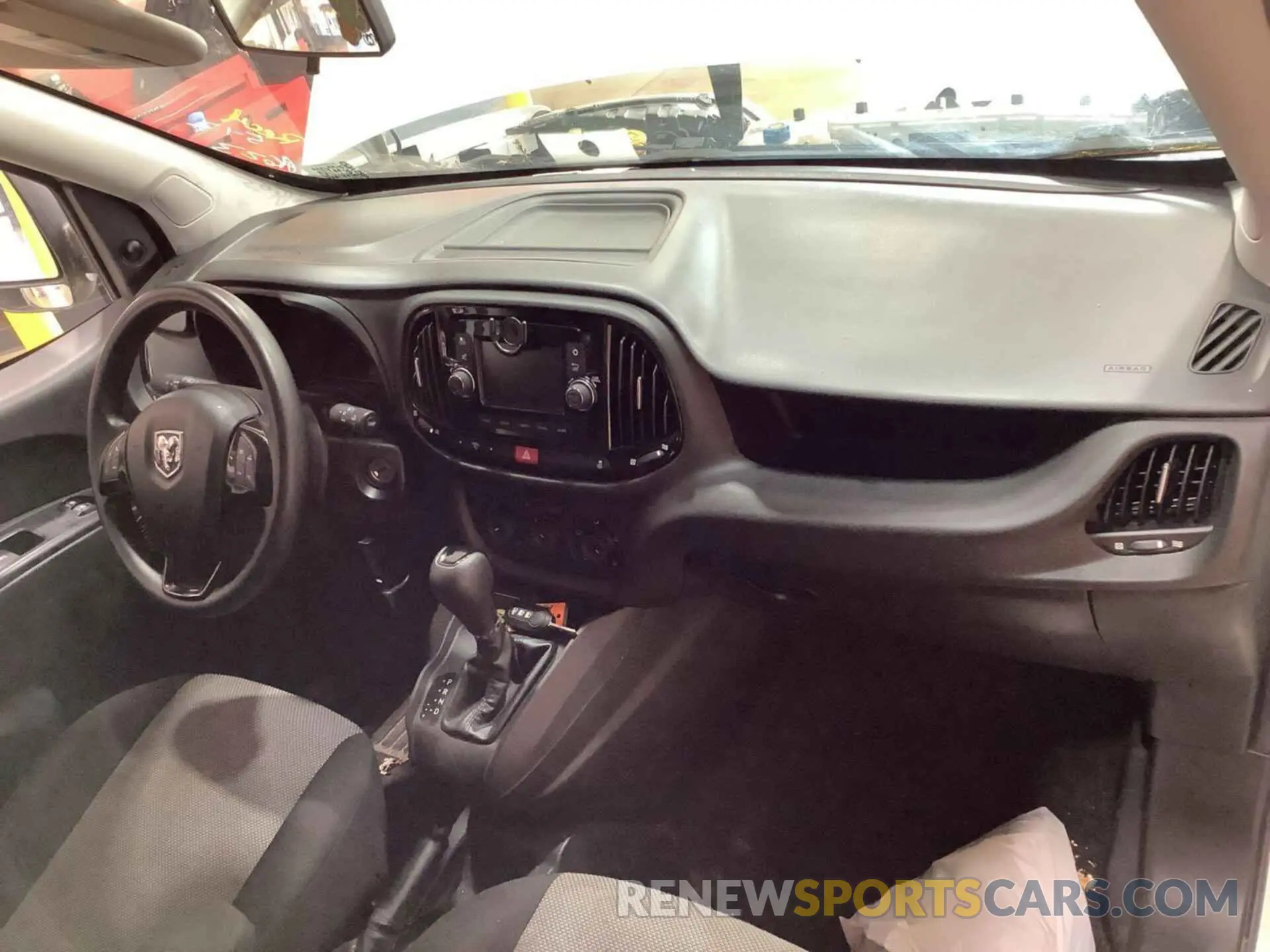 2 fotografías del automóvil dañado ZFBHRFAB5L6P14884 RAM PROMASTER CITY 2020