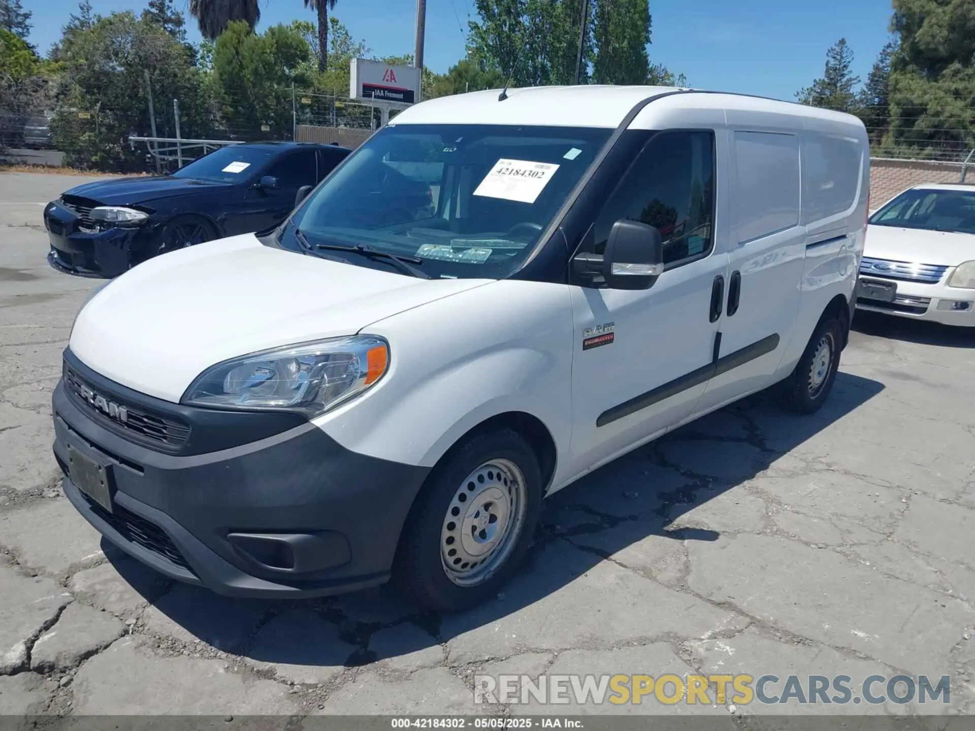 2 fotografías del automóvil dañado ZFBHRFAB8L6P39648 RAM PROMASTER CITY 2020