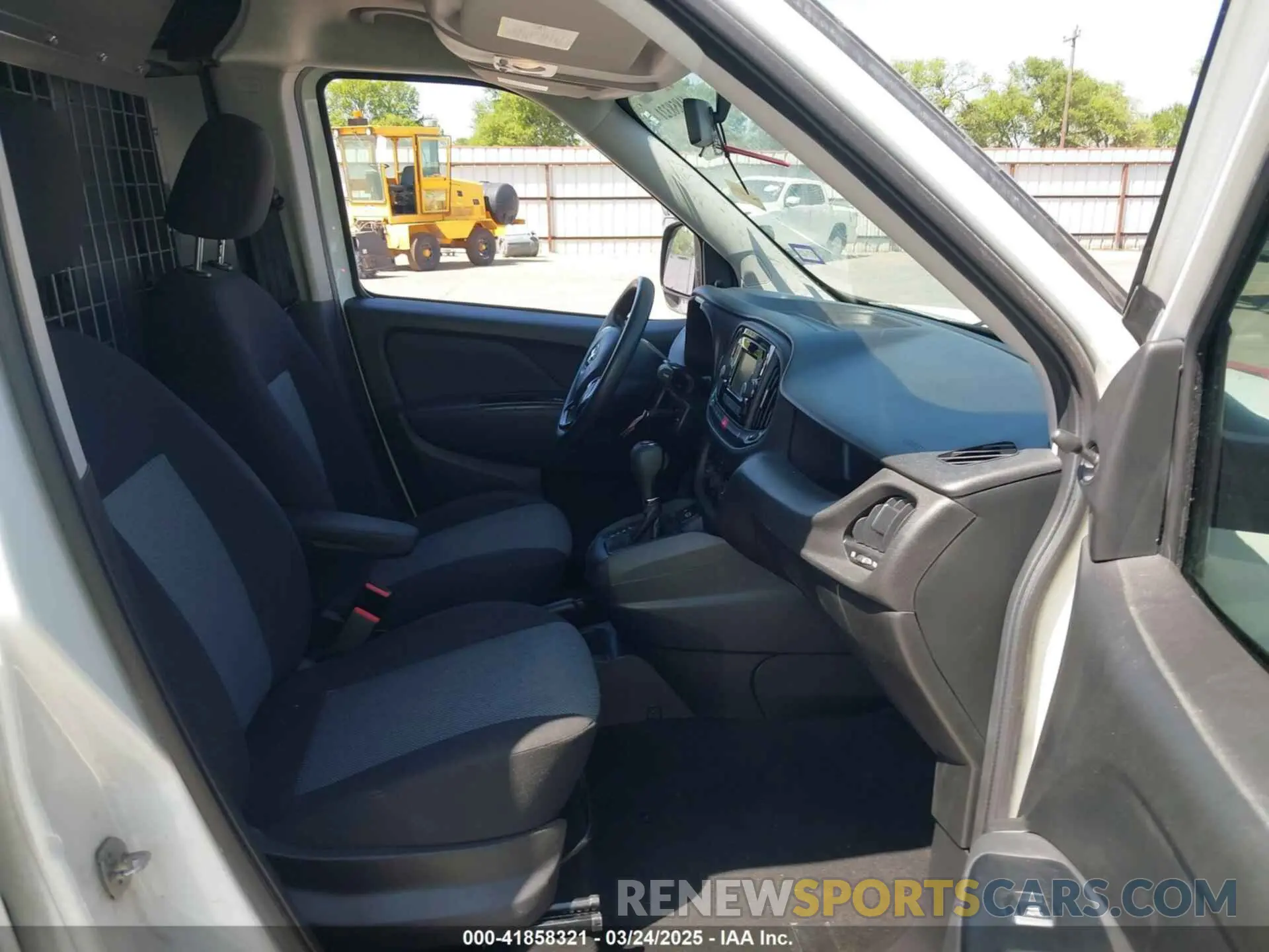 5 fotografías del automóvil dañado ZFBHRFAB0M6T91684 RAM PROMASTER CITY 2021