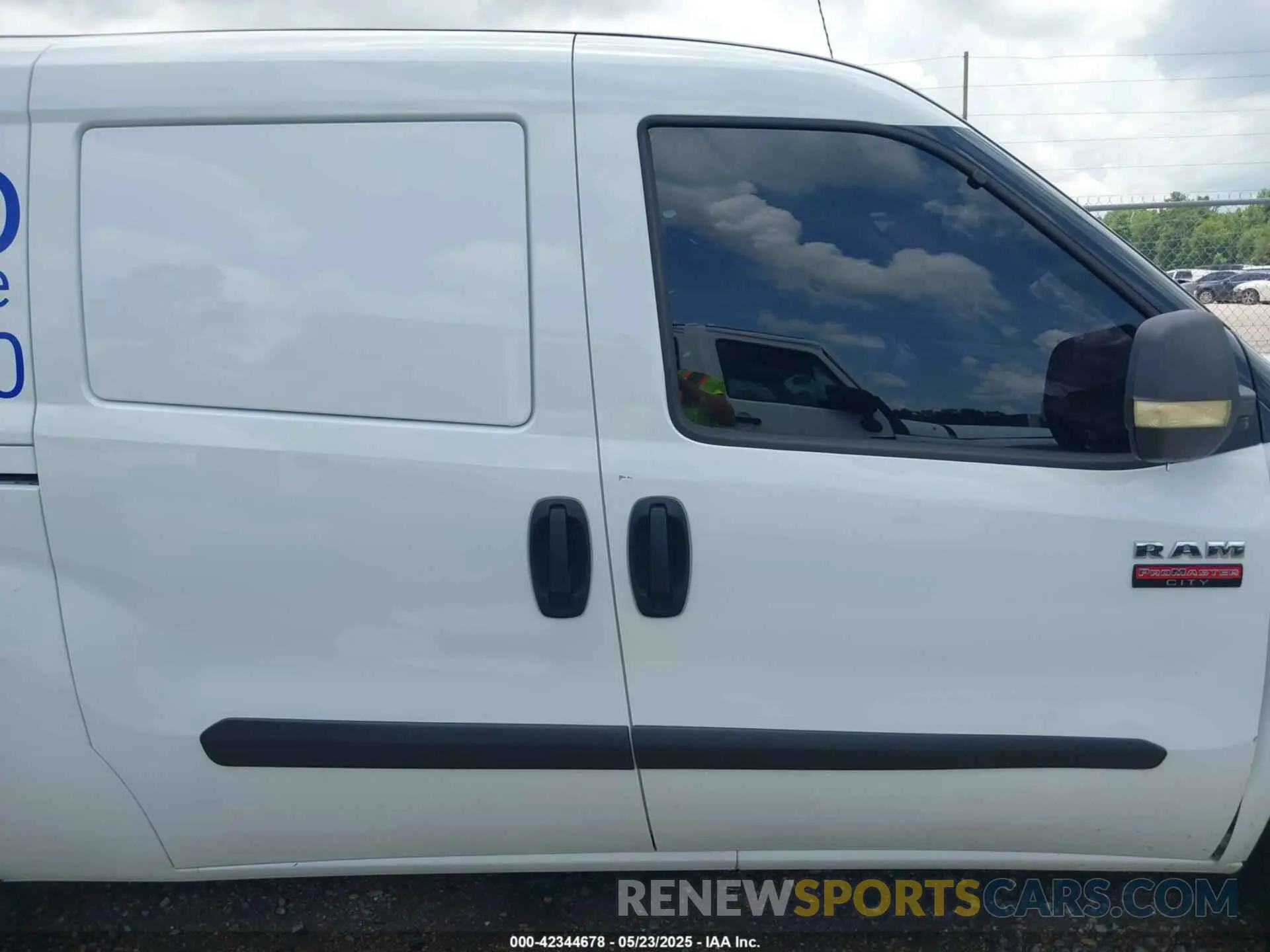 13 fotografías del automóvil dañado ZFBHRFABXM6U80386 RAM PROMASTER CITY 2021