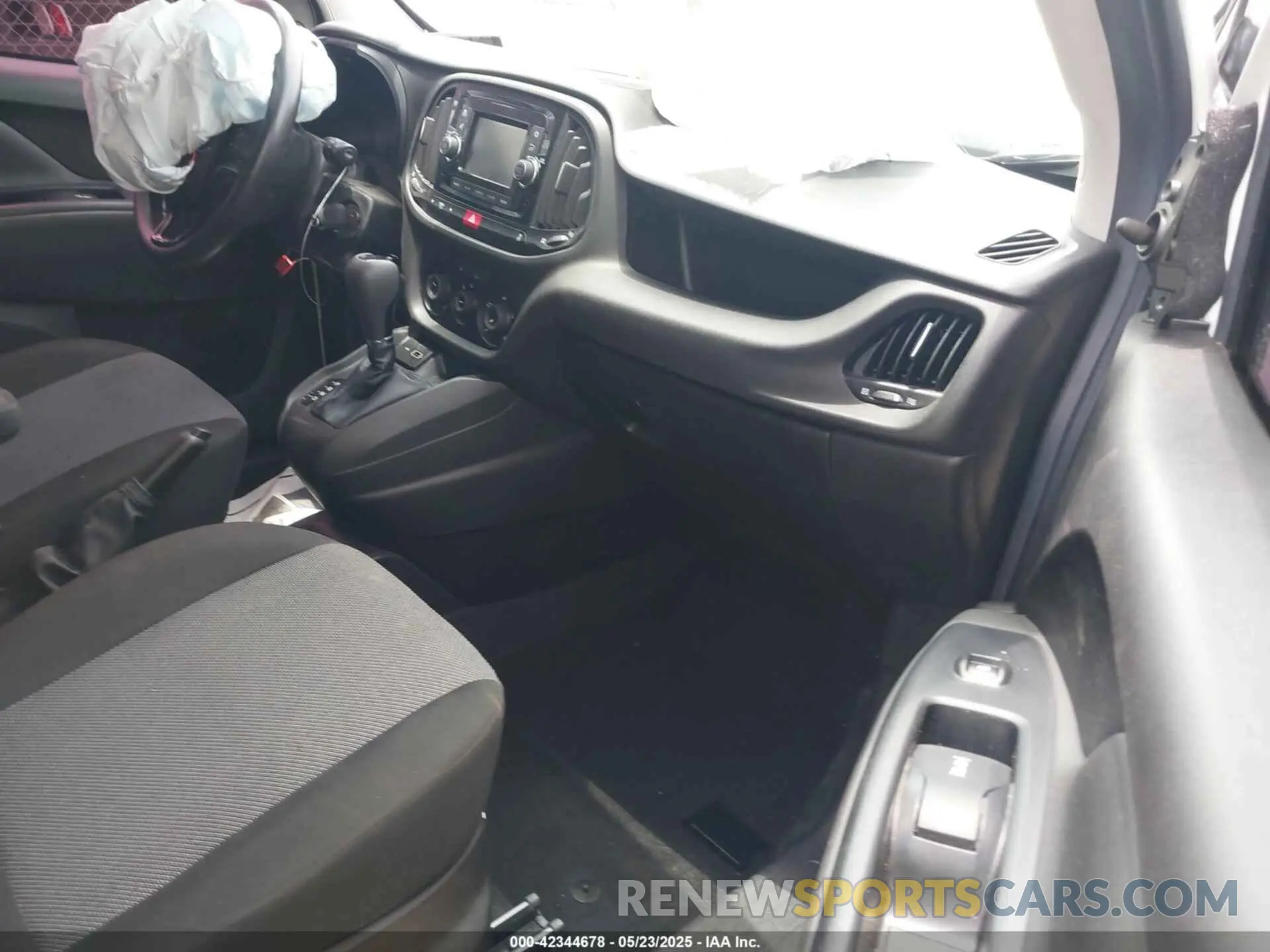 5 fotografías del automóvil dañado ZFBHRFABXM6U80386 RAM PROMASTER CITY 2021